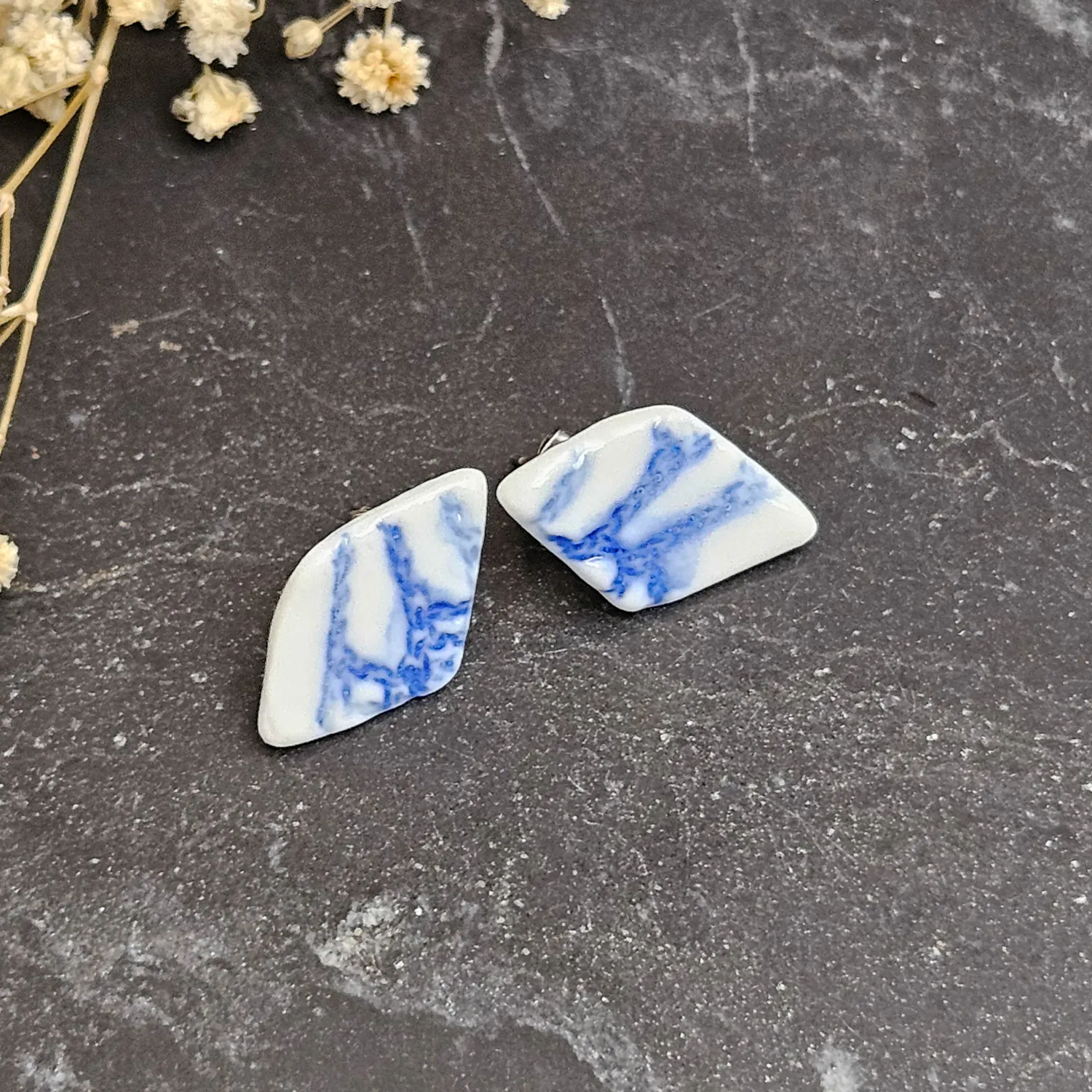 Cobalt blue fine ceramic porcelain hypoallergenic stud designer earrings for sensitive ears - embossed crocheted pattern - Image 2