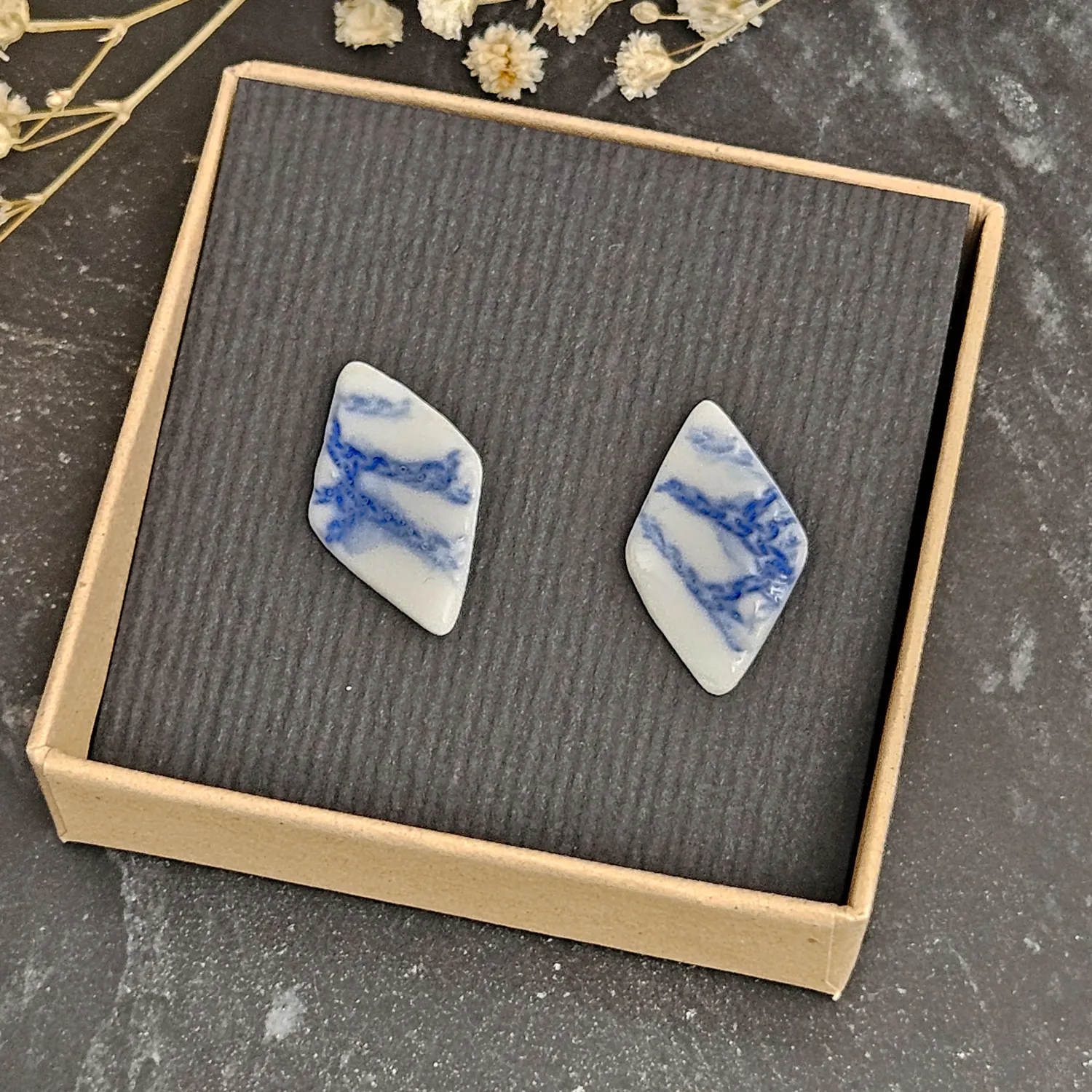 Cobalt blue fine ceramic porcelain hypoallergenic stud designer earrings for sensitive ears - embossed crocheted pattern - Image 4