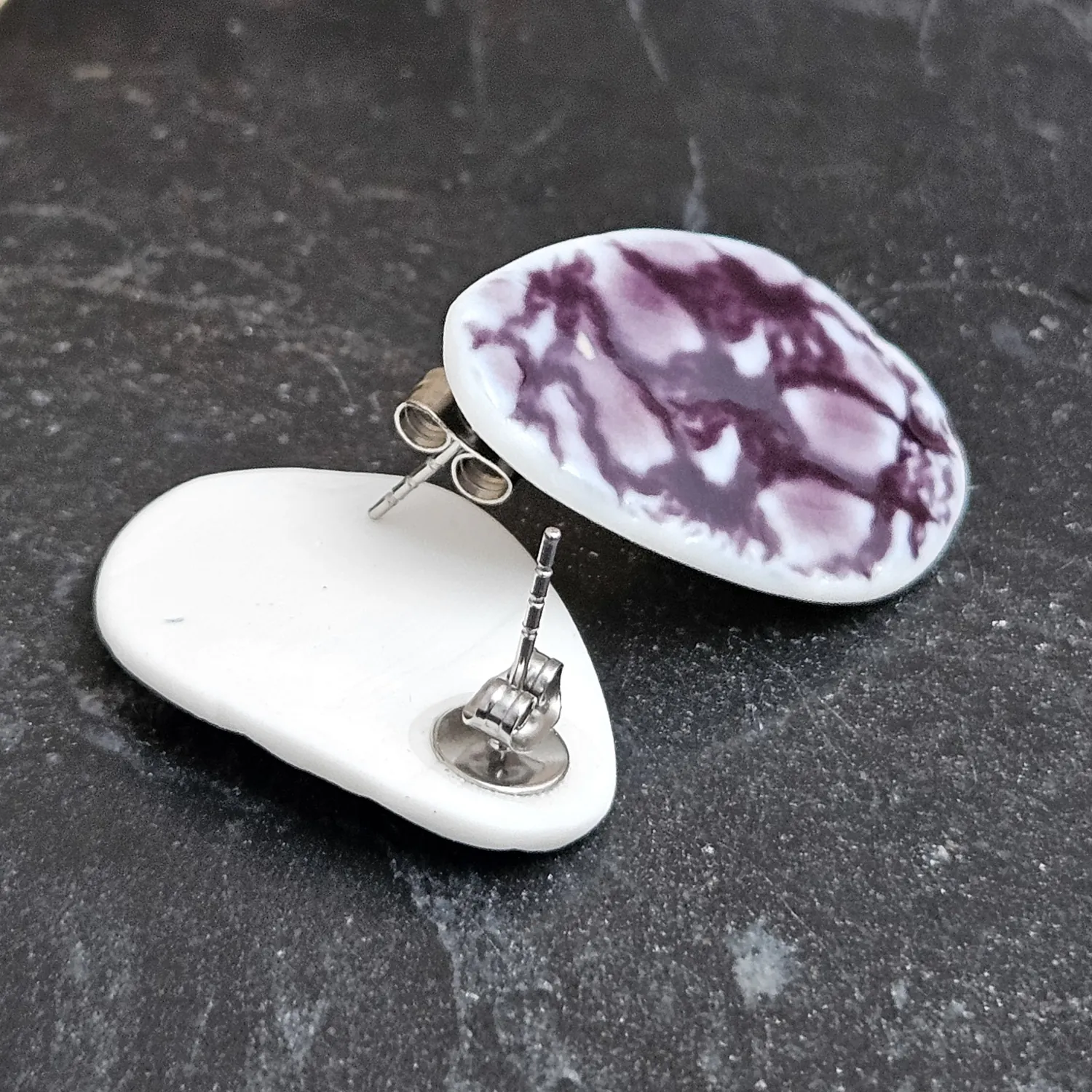 Purple fine ceramic porcelain hypoallergenic stud designer earrings for sensitive ears - embossed crocheted pattern - Image 3