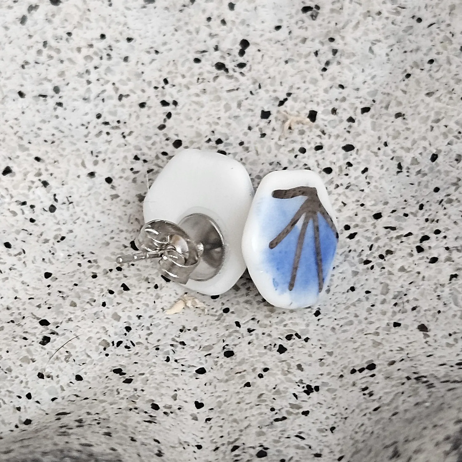 Cobalt blue fine ceramic porcelain hypoallergenic stud designer earrings for sensitive ears - hand-painted artisan geometric shell pattern with silver accents (white gold) - Image 3