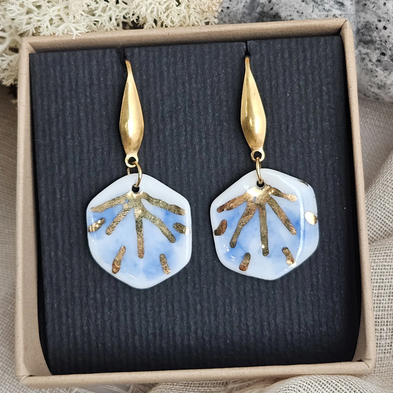 Cobalt blue fine ceramic porcelain dangle designer earrings - hand-painted artisan geometric shell pattern with 22k gold plating - obrazek 6