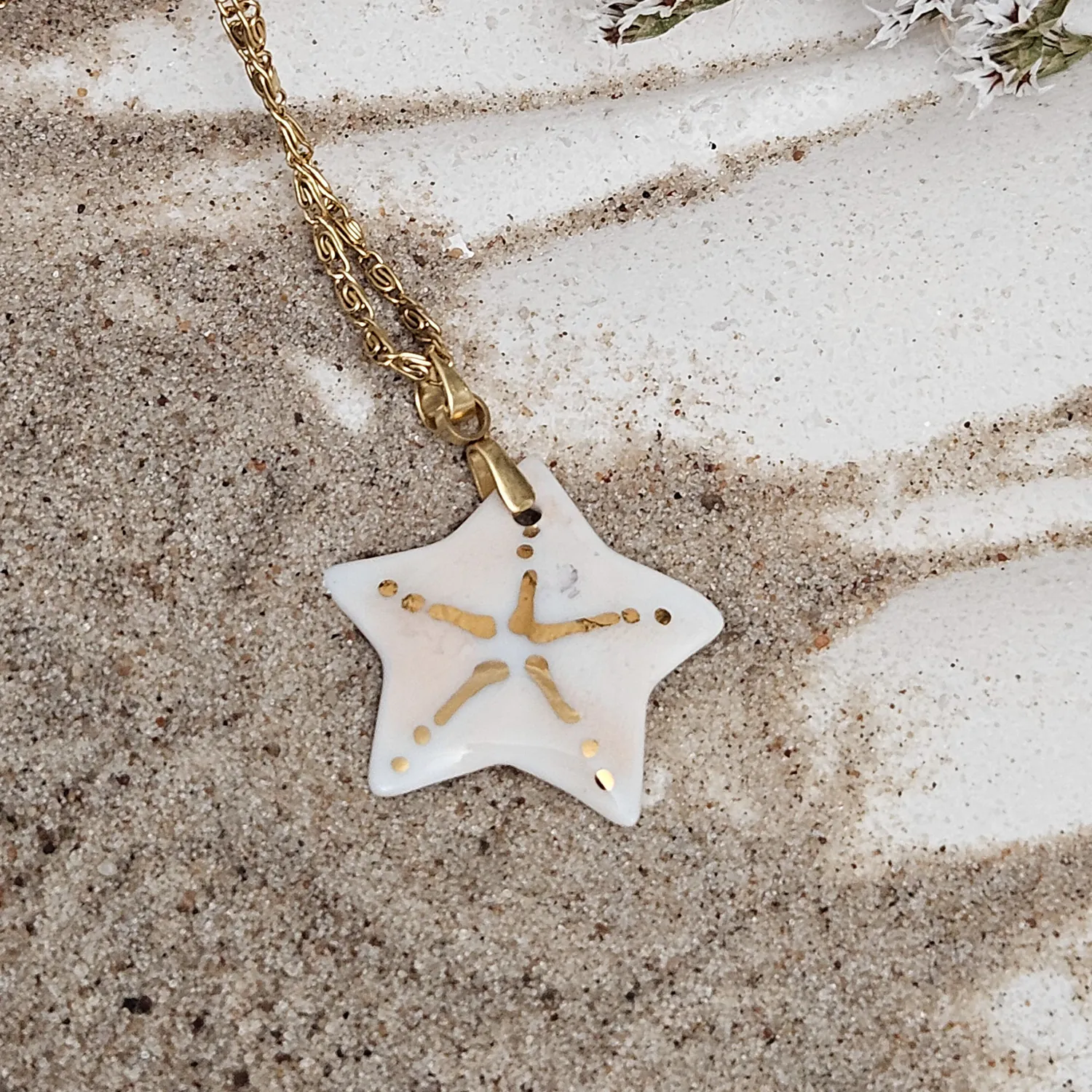 Rose pink fine ceramic porcelain designer necklace - hand-painted artisan starfish with 22k gold plating - Image 3