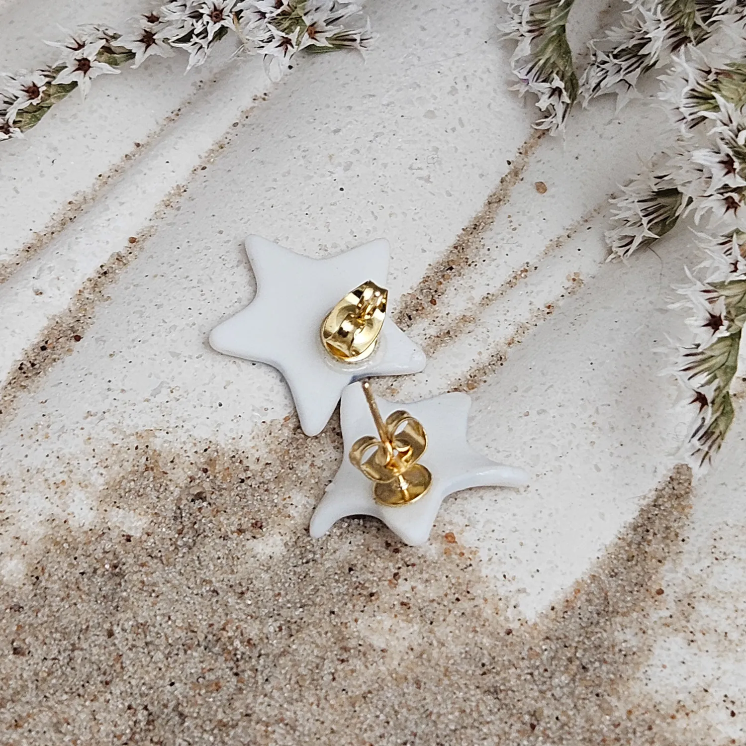 Rose pink fine ceramic porcelain hypoallergenic stud designer earrings for sensitive ears - hand-painted artisan starfish with 22k gold plating - Image 3