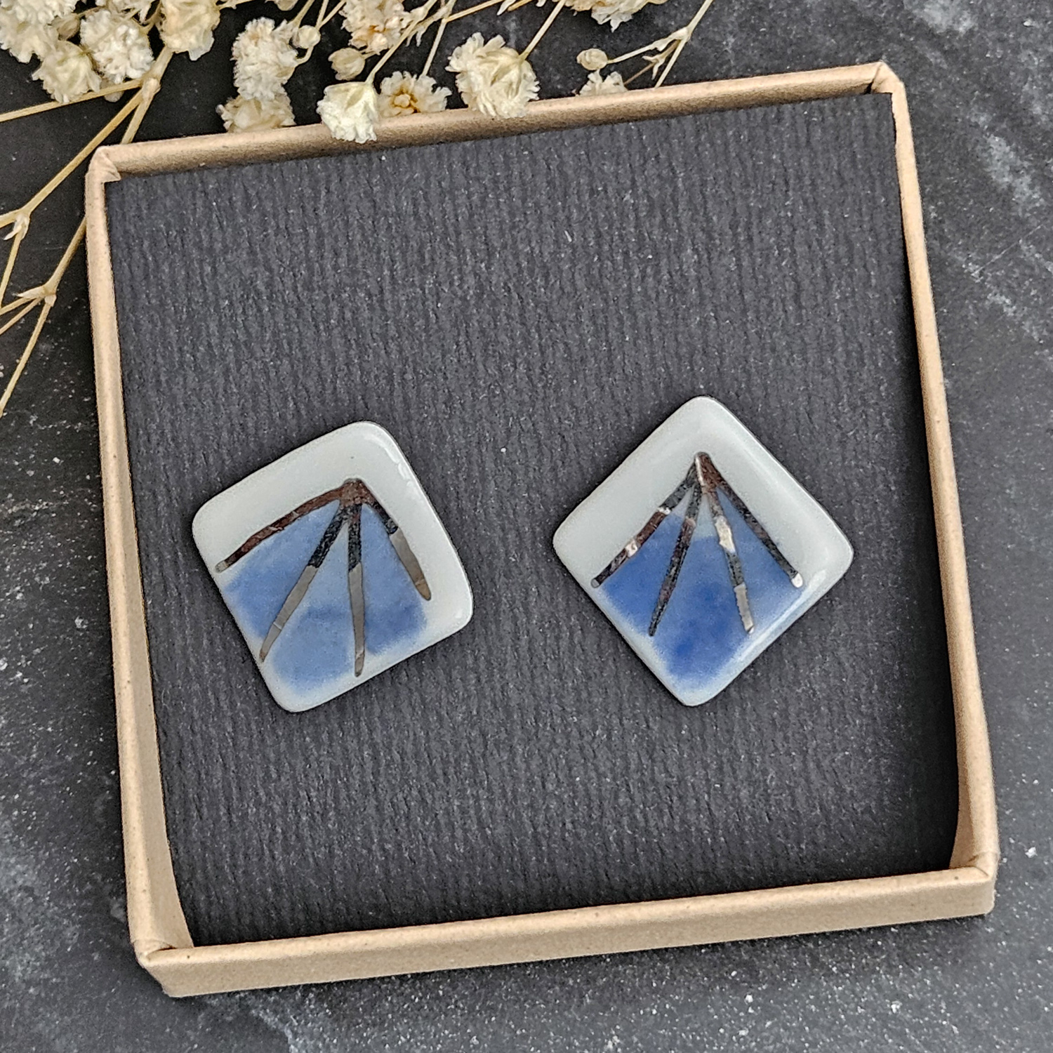 Blue hand-painted artisan fine ceramic porcelain hypoallergenic stud designer earrings for sensitive ears with silver accents (white gold) - obrazek 4