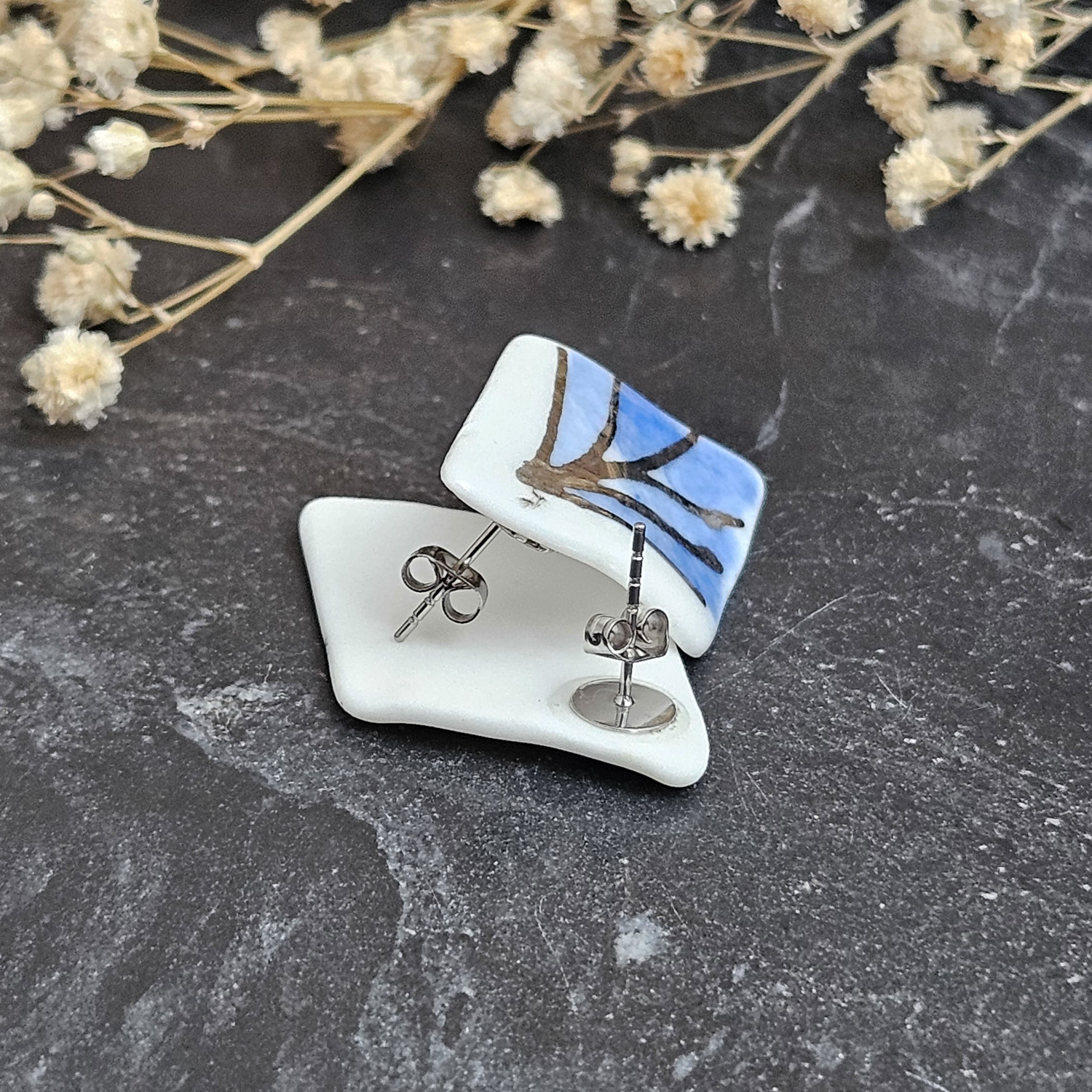 Blue hand-painted artisan fine ceramic porcelain hypoallergenic stud designer earrings for sensitive ears with silver accents (white gold) - obrazek 3