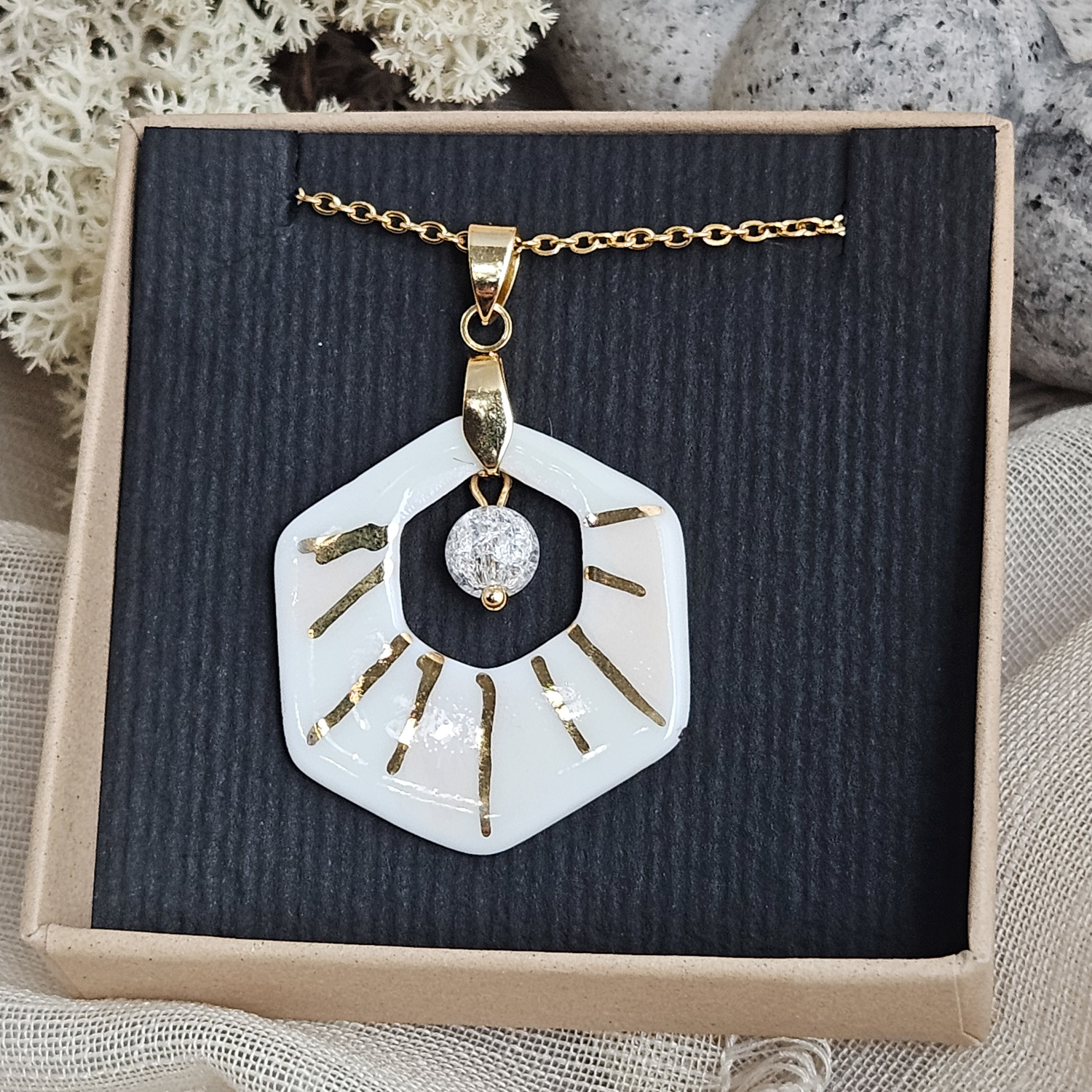 Two-sided pink fine ceramic porcelain designer necklace with ice crystal - hand-painted artisan geometric shell pattern with 22k gold plating - obrazek 5