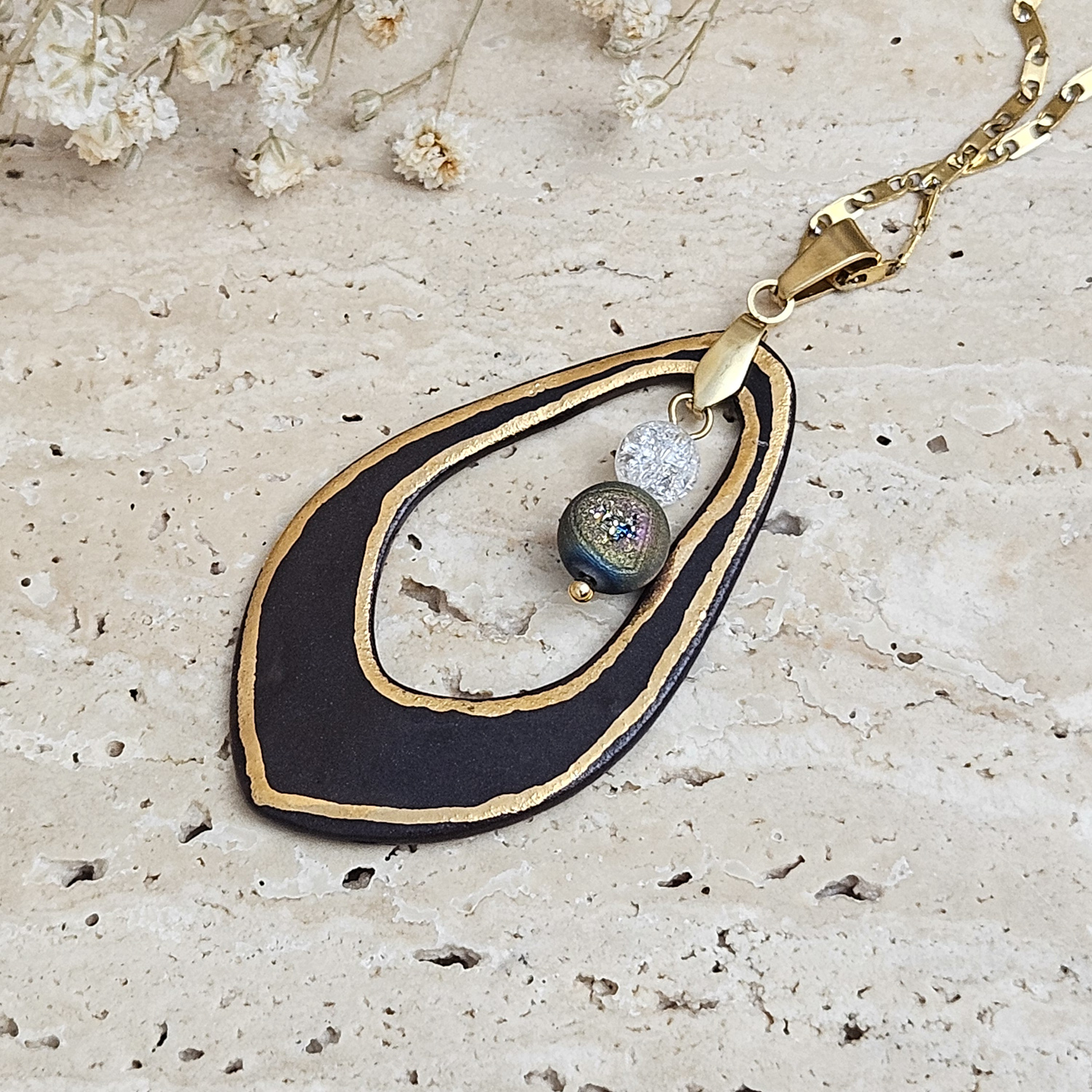 Two-sided black fine ceramic porcelain designer necklace with 22k gold plating and ice crystal and agate druzy - obrazek 2