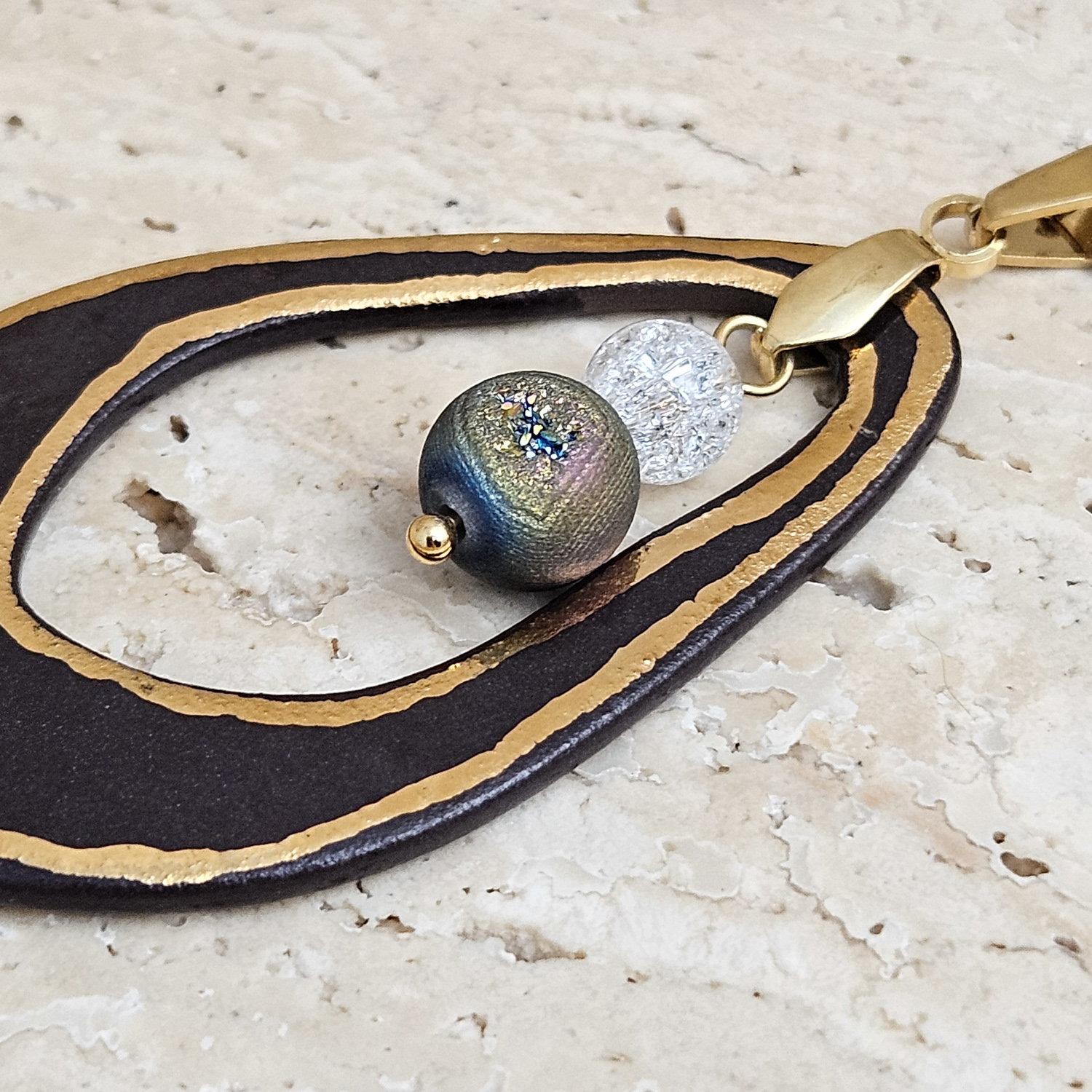 Two-sided black fine ceramic porcelain designer necklace with 22k gold plating and ice crystal and agate druzy - obrazek 3