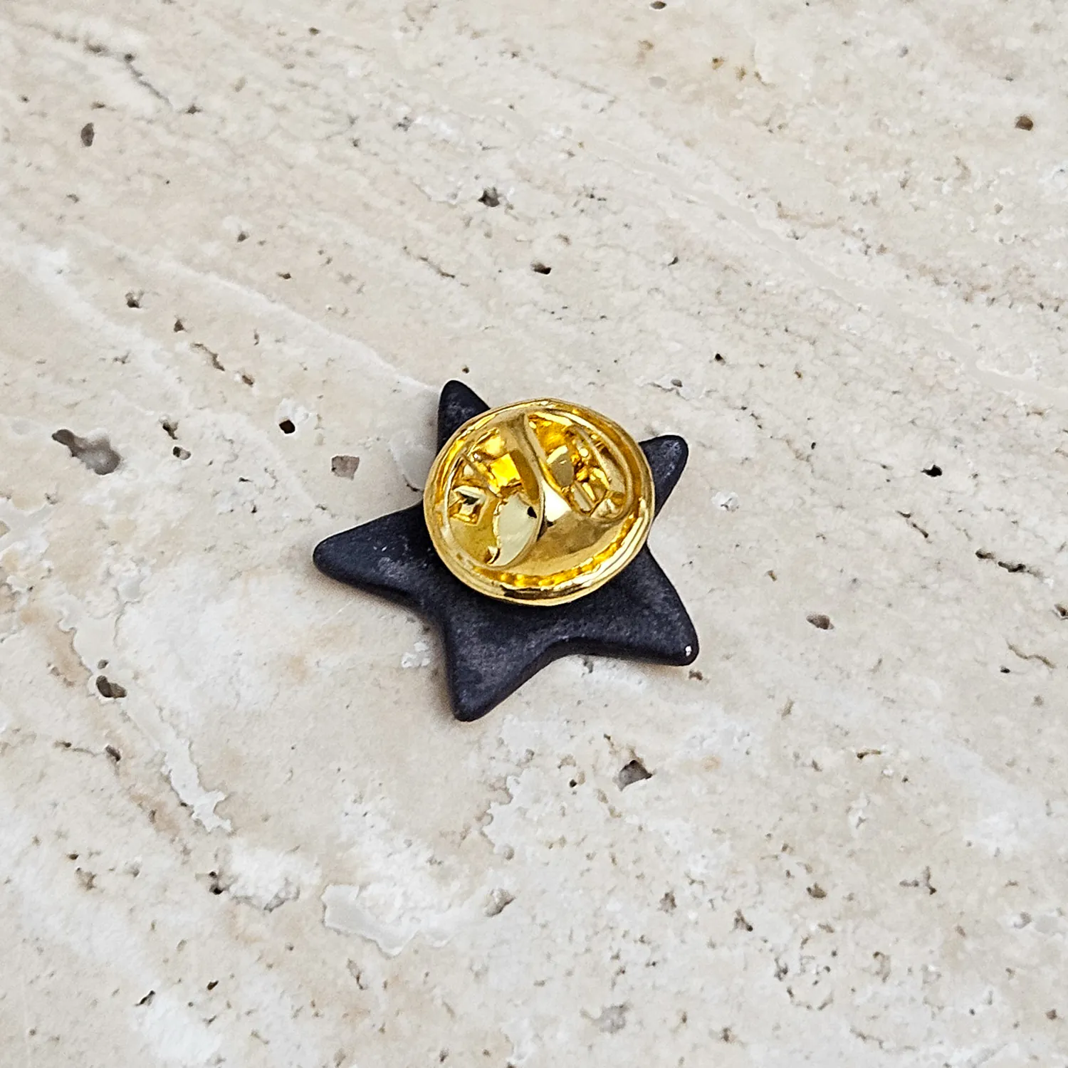 Black fine ceramic porcelain pin with 22k gold plating - Image 3