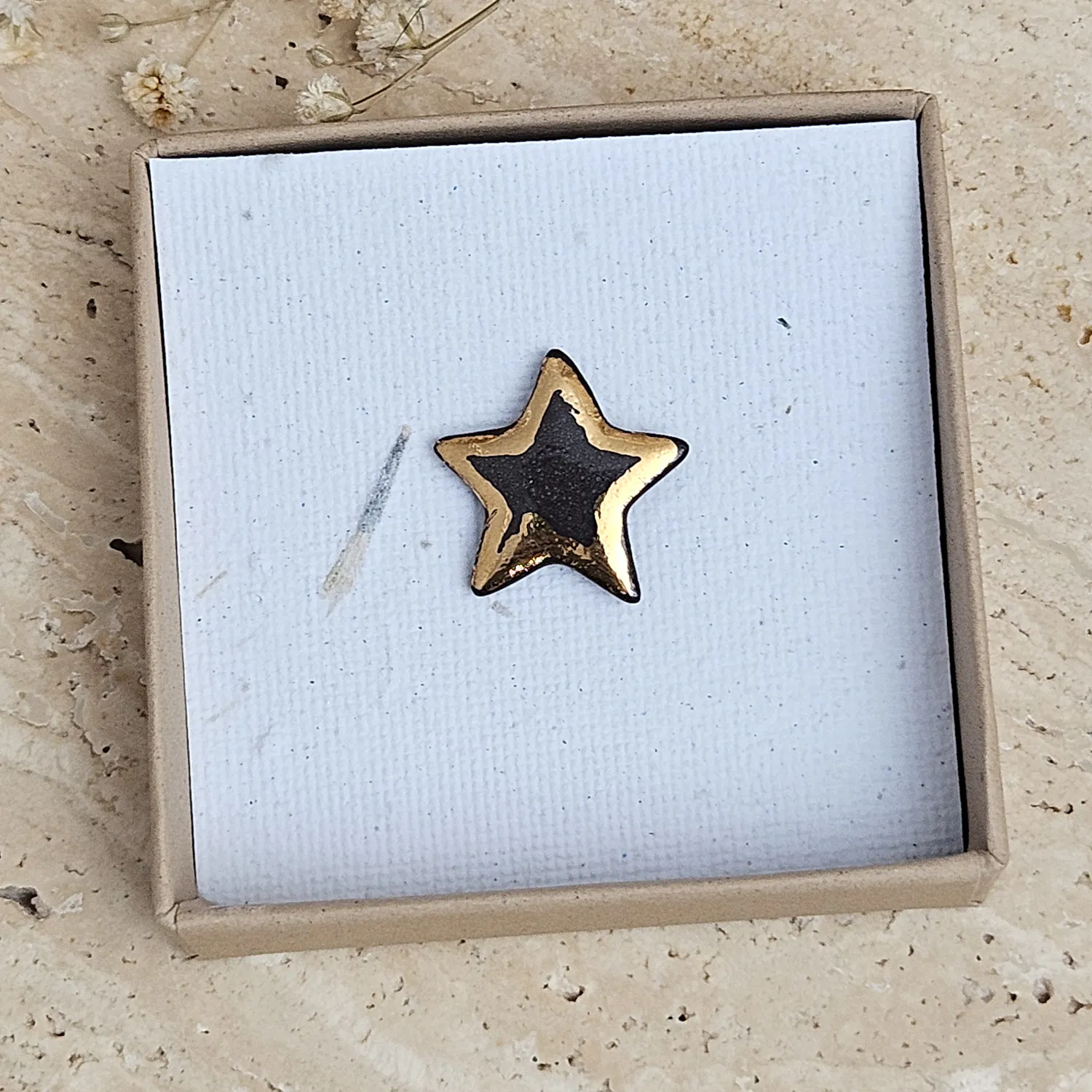 Black fine ceramic porcelain pin with 22k gold plating - Image 4