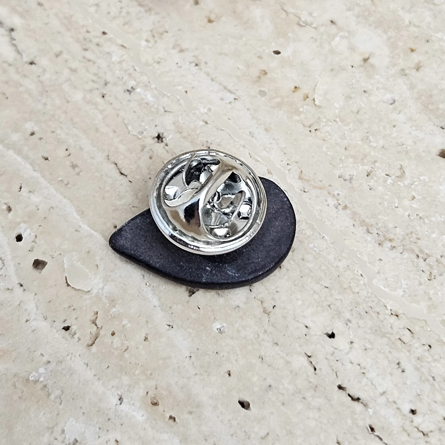 Black fine ceramic porcelain pin with silver accents (white gold) - Image 3
