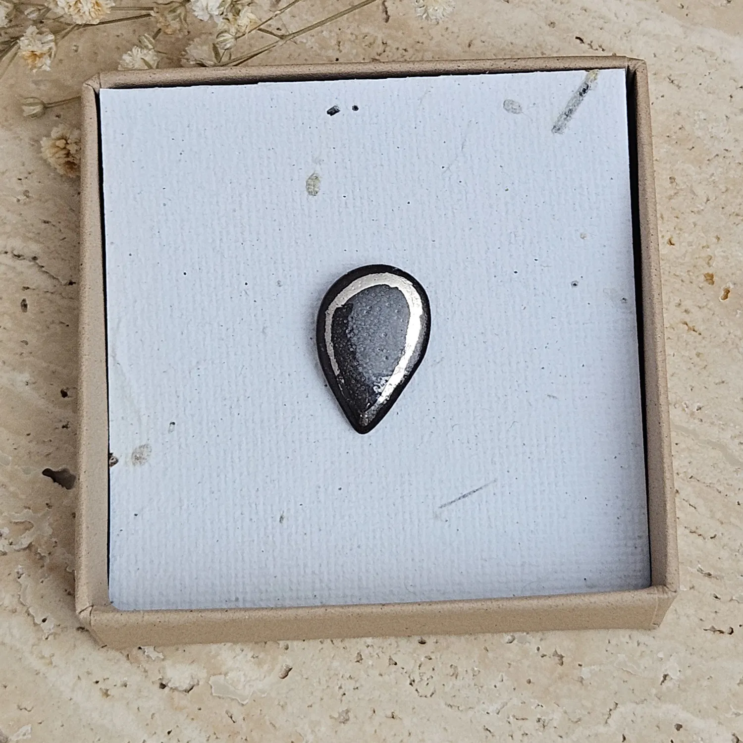 Black fine ceramic porcelain pin with silver accents (white gold) - Image 4