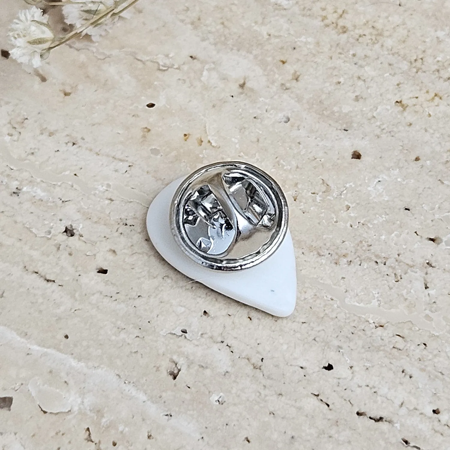 Fine ceramic fine ceramic porcelain pin with silver accents (white gold) - Image 3