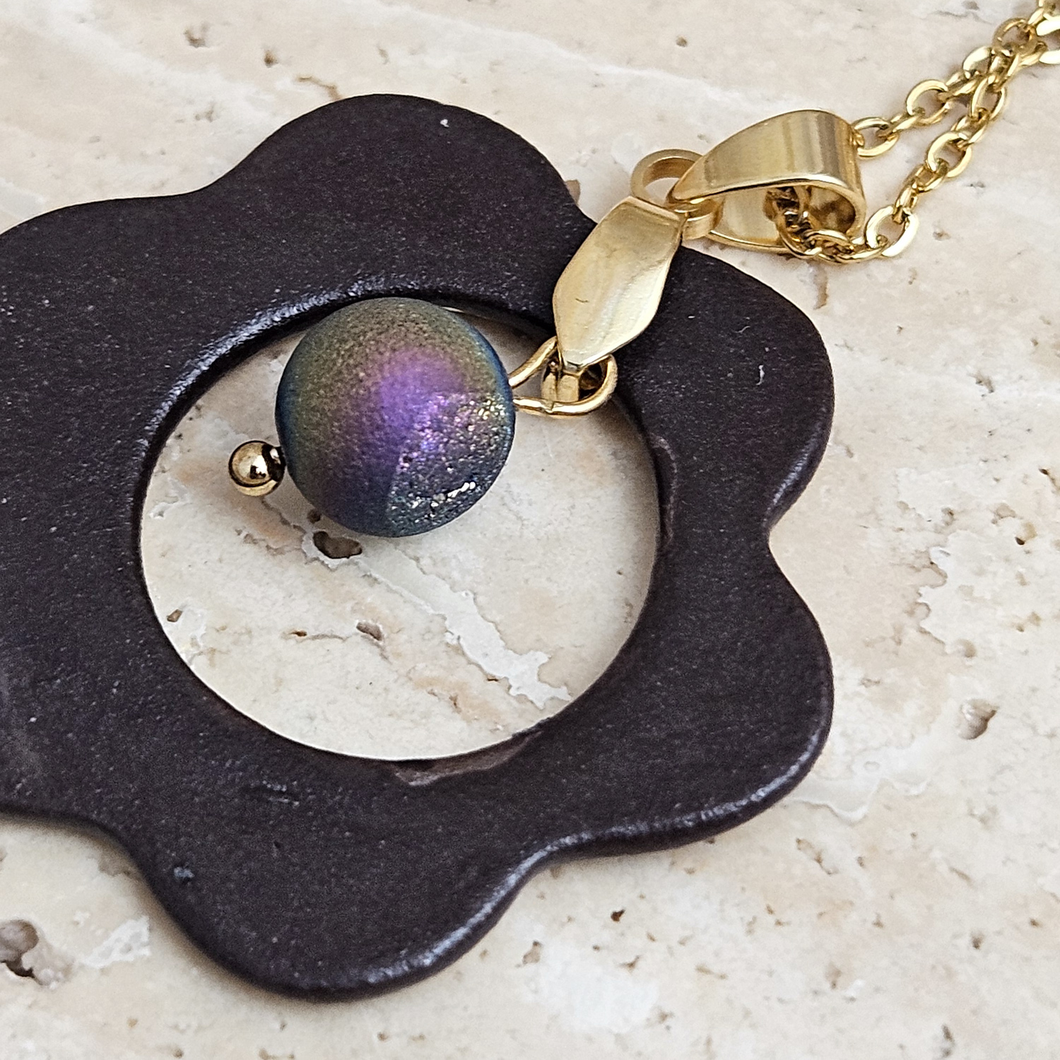 Two-sided black fine ceramic porcelain designer necklace with 22k gold plating and agate druzy - obrazek 3