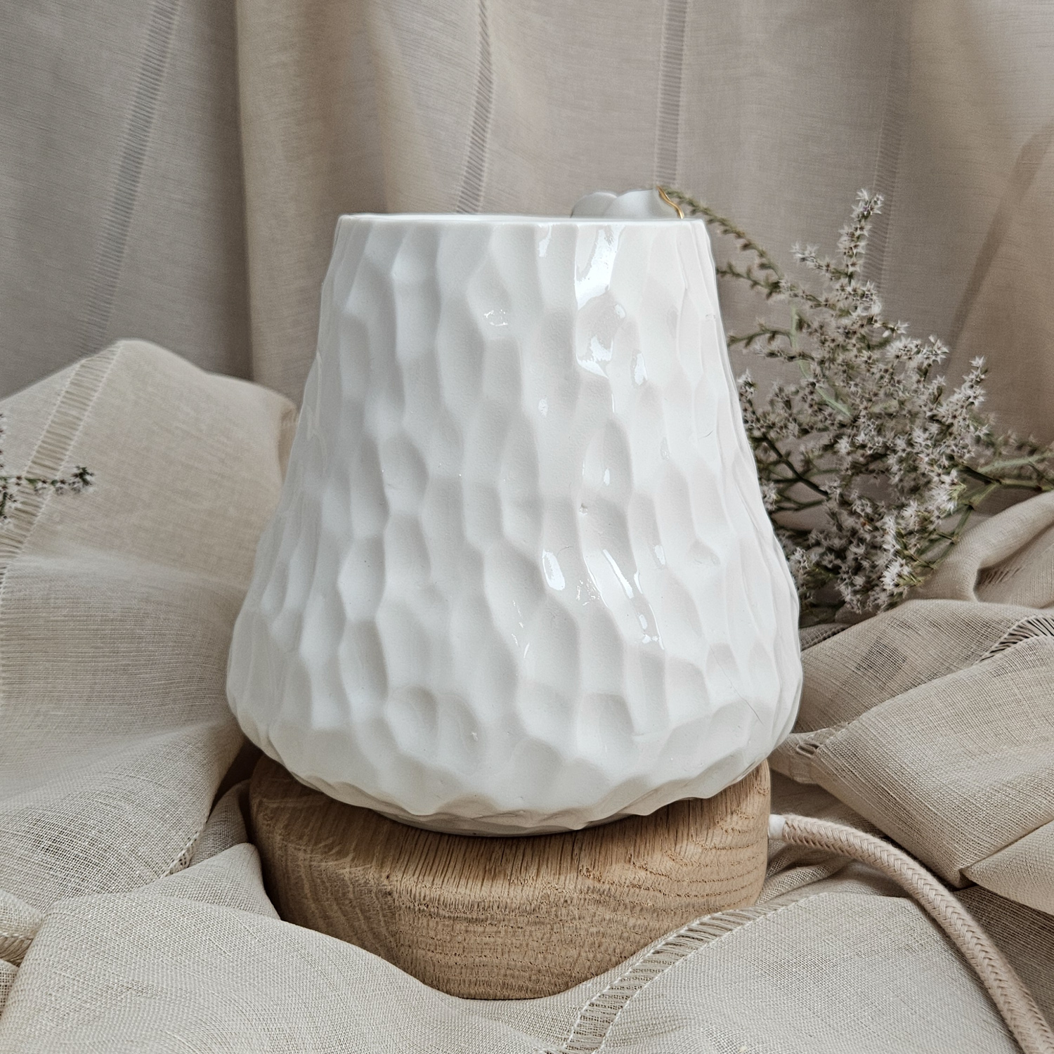 Carved fine porcelain handmade ceramic table lamp with gold - flower petals application - Image 6