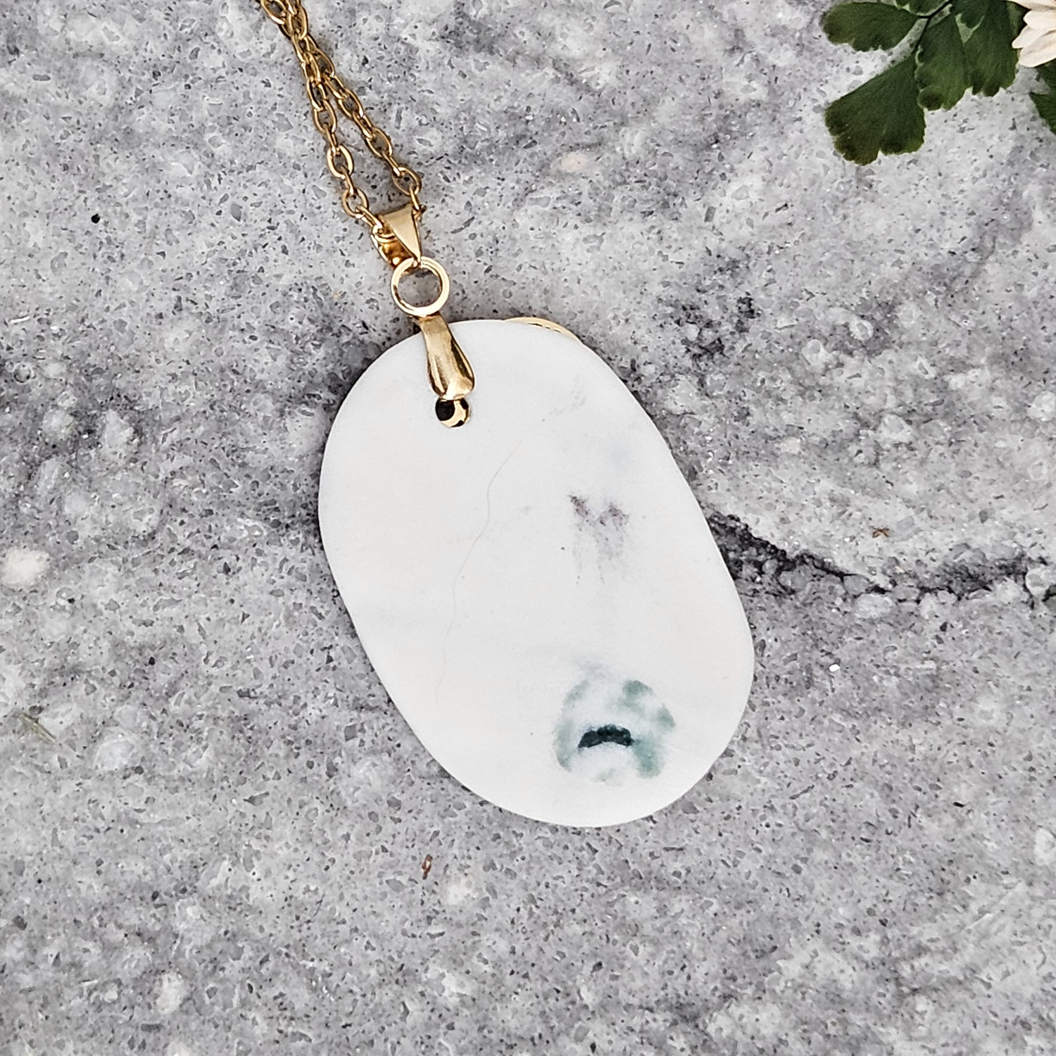 Emerald green fine ceramic porcelain designer necklace - embossed plant with 22k gold plating and round pendant with wavy patten - Image 3