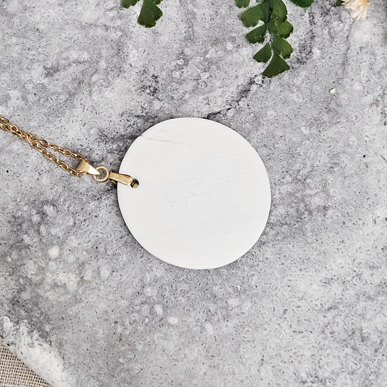 Emerald green fine ceramic porcelain designer necklace - embossed plant with 22k gold plating and clover pendant - Image 3