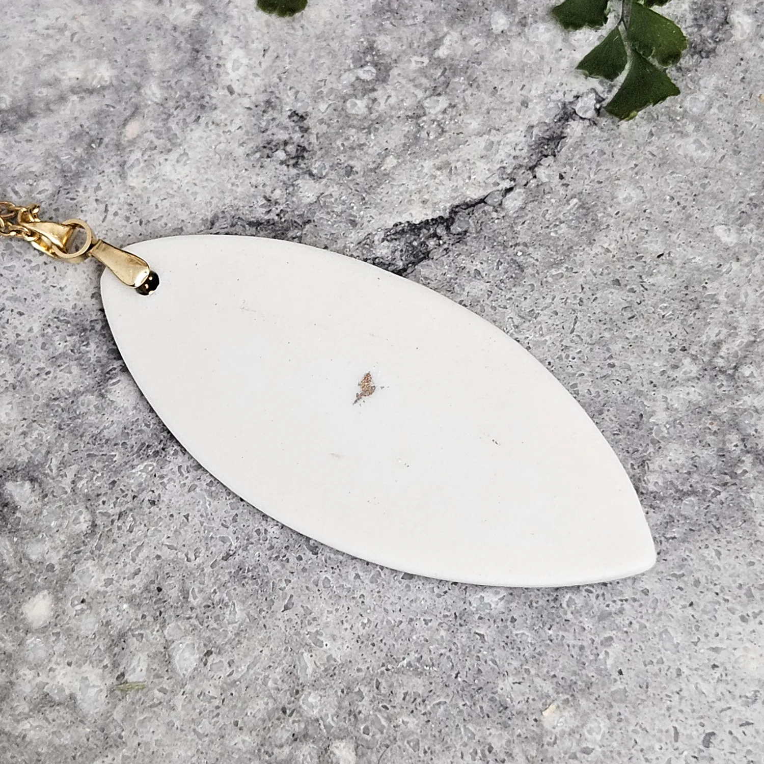 Emerald green fine ceramic porcelain designer necklace - embossed plant with 22k gold plating and leaf pendant - Image 3