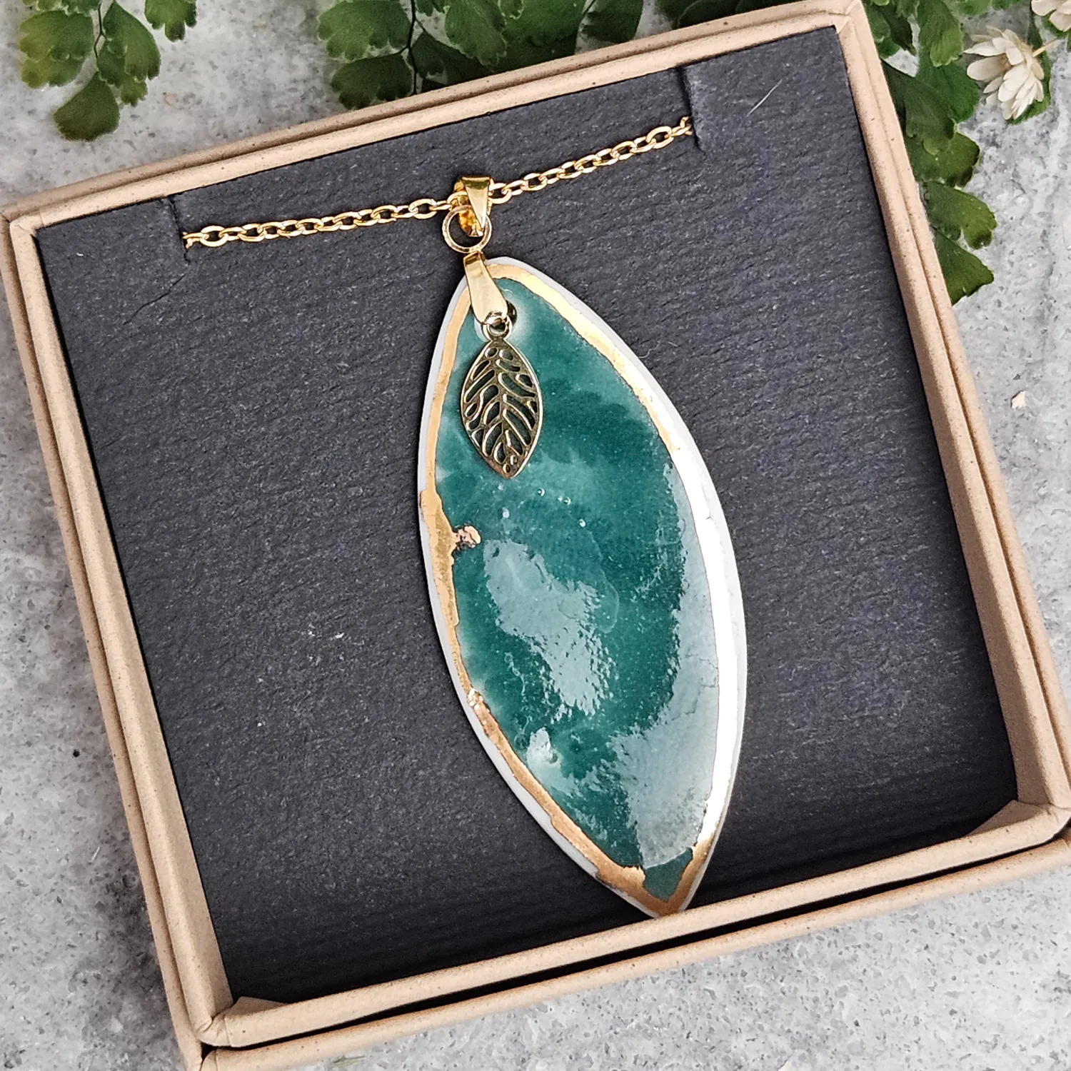 Emerald green fine ceramic porcelain designer necklace - embossed plant with 22k gold plating and leaf pendant - Image 4