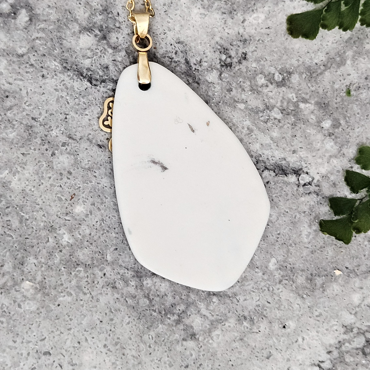 Emerald green fine ceramic porcelain designer necklace - embossed plant with 22k gold plating and clover pendant - Image 3