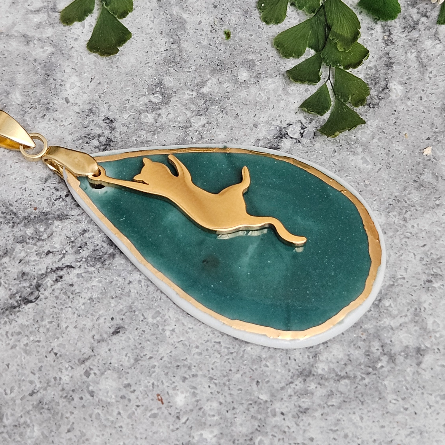 Emerald green fine ceramic porcelain designer necklace - embossed plant with 22k gold plating and cat pendant - Image 2