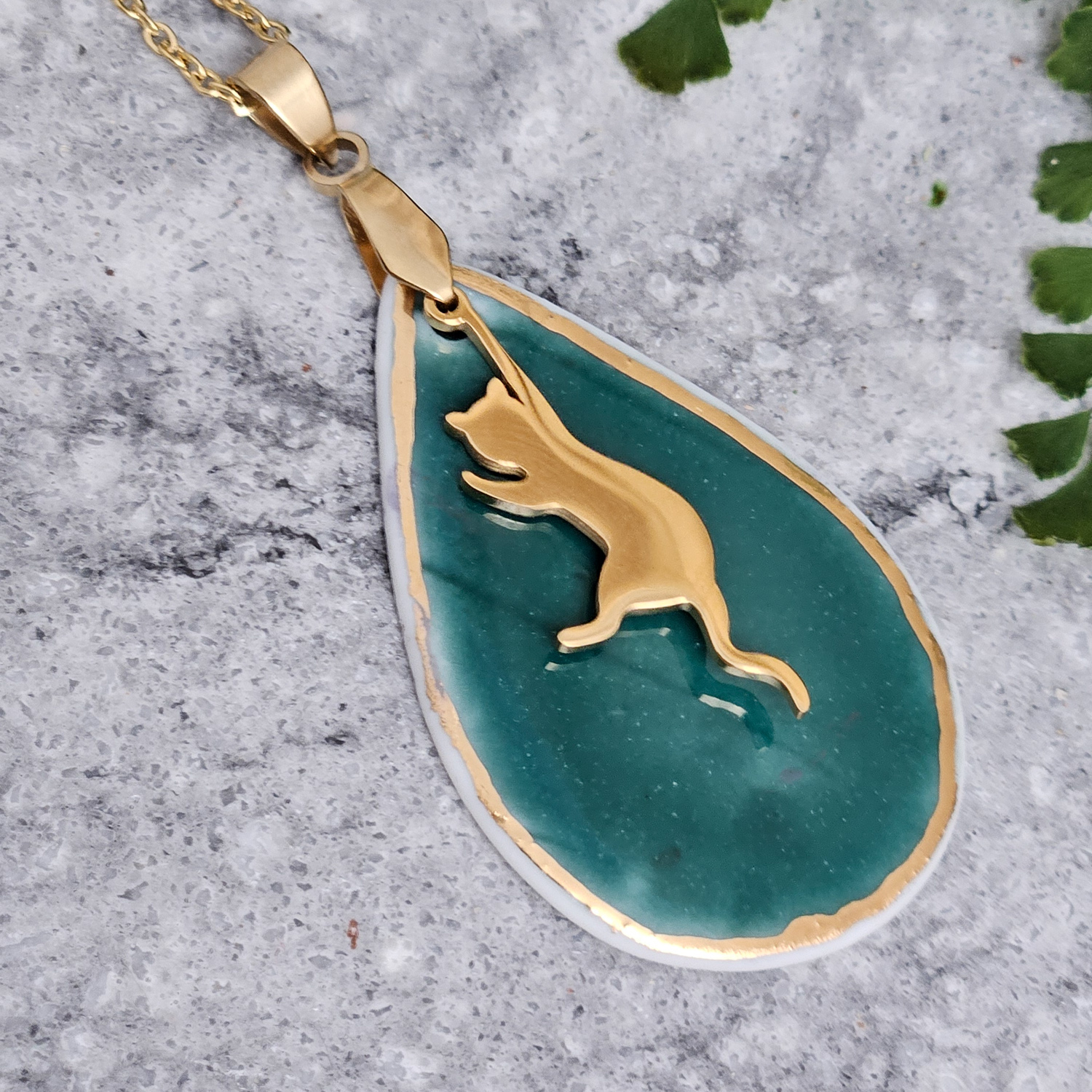 Emerald green fine ceramic porcelain designer necklace - embossed plant with 22k gold plating and cat pendant - Image 2