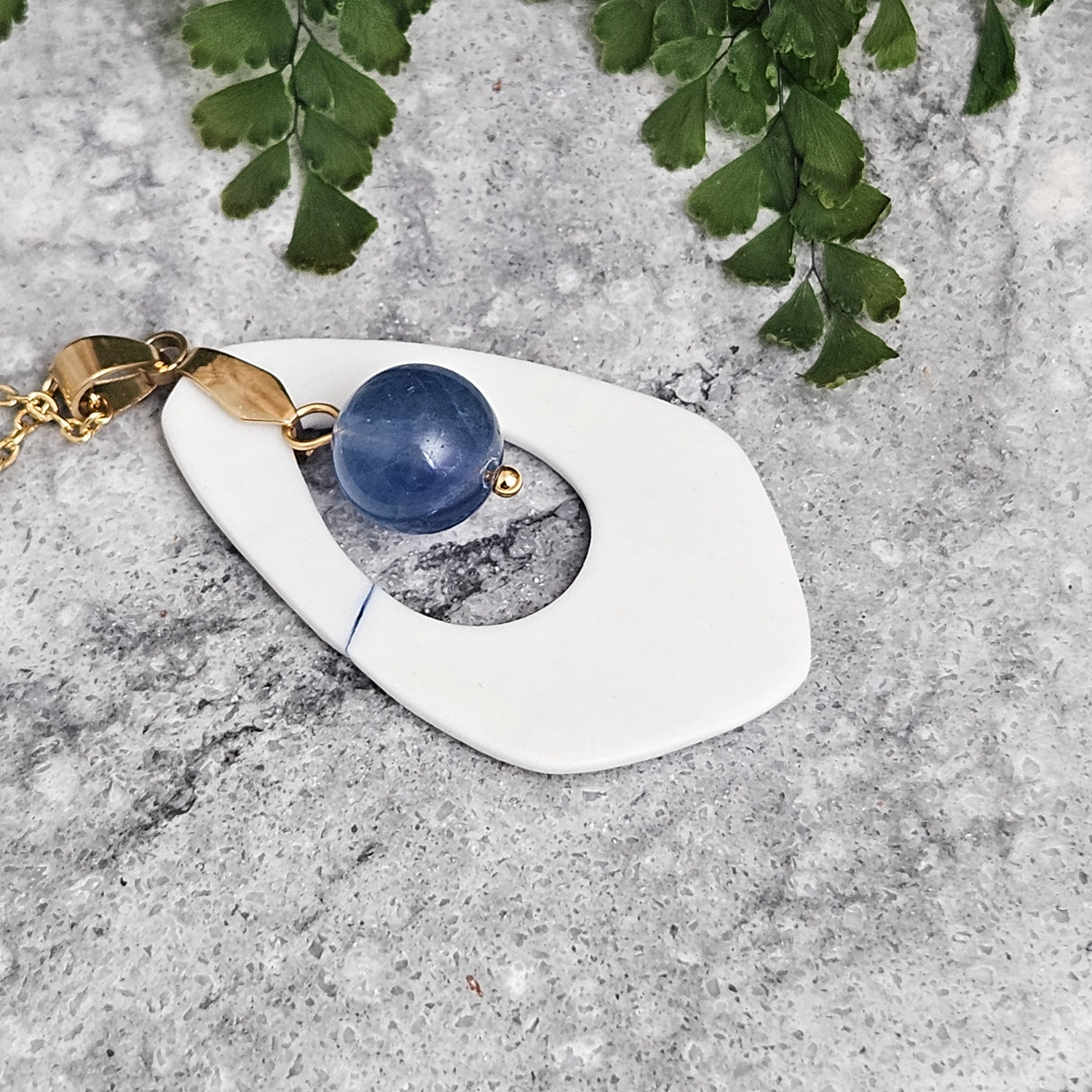 Cobalt blue fine ceramic porcelain designer necklace - embossed plant with 22k gold plating and fluorite - Image 3
