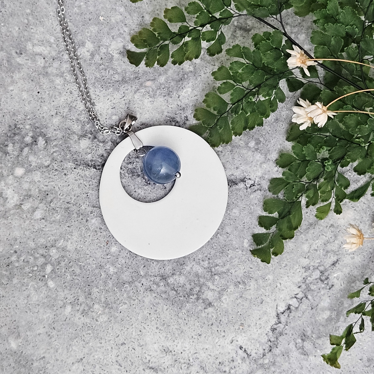 Cobalt blue fine ceramic porcelain designer necklace - embossed plant with silver accents (white gold) and fluorite - Image 3
