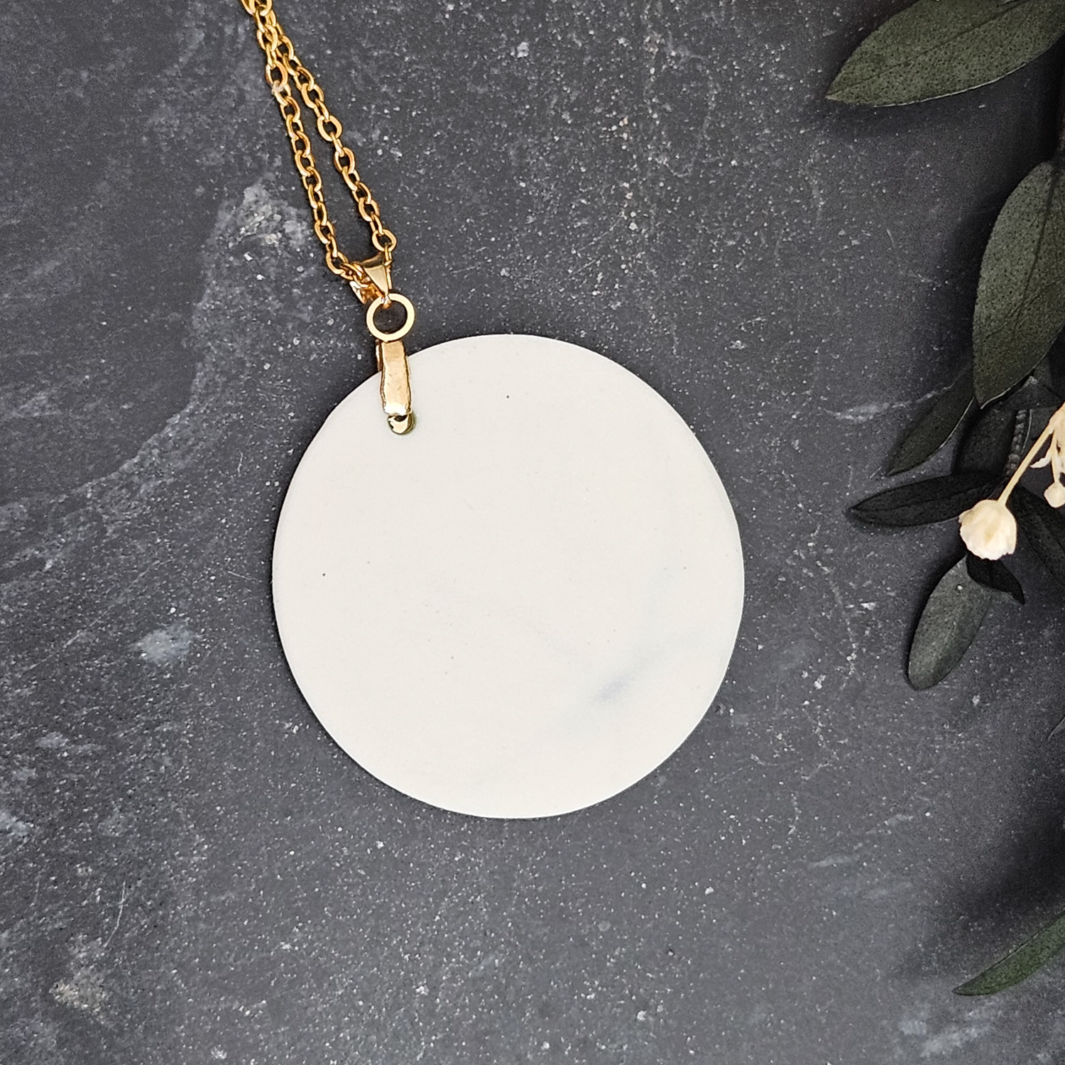 Emerald green fine ceramic porcelain designer necklace - embossed plant with 22k gold plating and heart pendant - Image 3