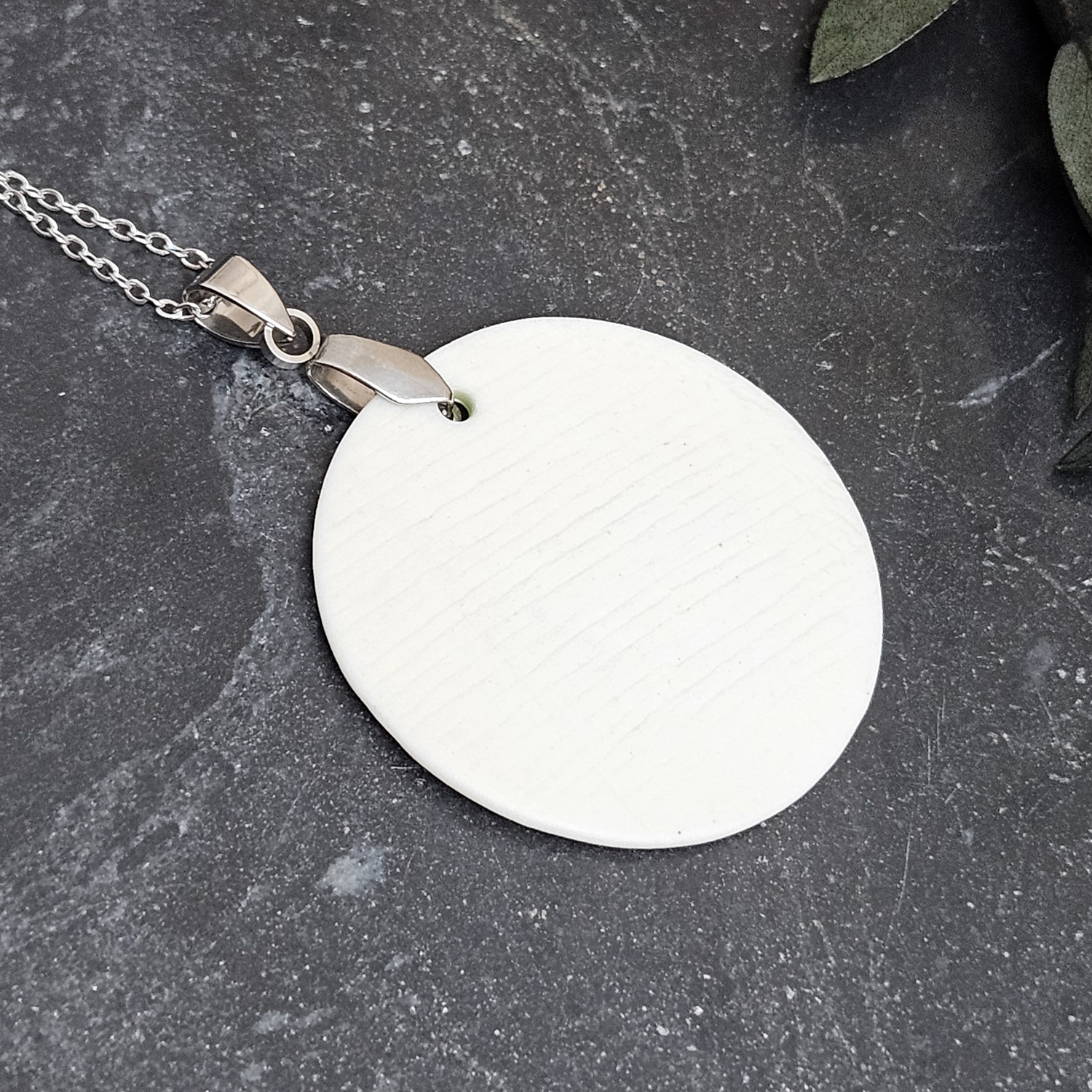 Emerald green fine ceramic porcelain designer necklace - embossed plant with silver accents (white gold) and star pendant - Image 3