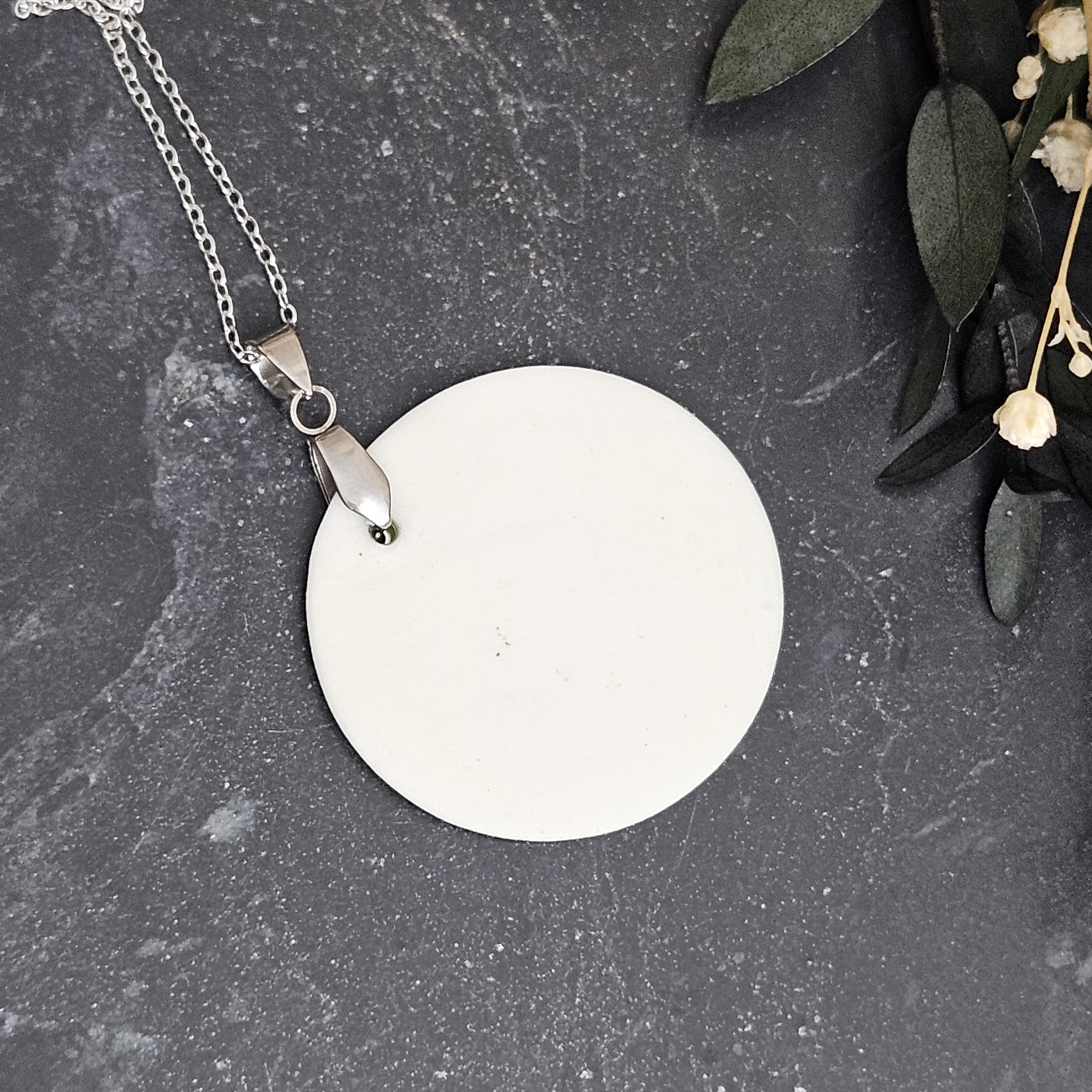 Emerald green fine ceramic porcelain designer necklace - embossed plant with silver accents (white gold) and moon pendant - Image 3
