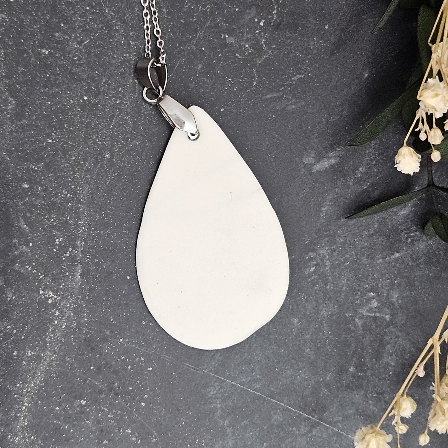 Emerald green fine ceramic porcelain designer necklace - embossed plant with silver accents (white gold) and wing pendant - Image 3