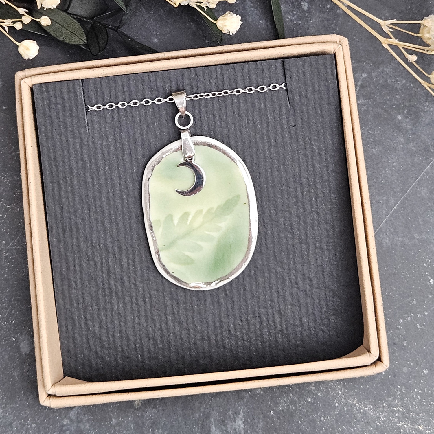 Emerald green fine ceramic porcelain designer necklace - embossed plant with silver accents (white gold) and moon pendant - Image 4