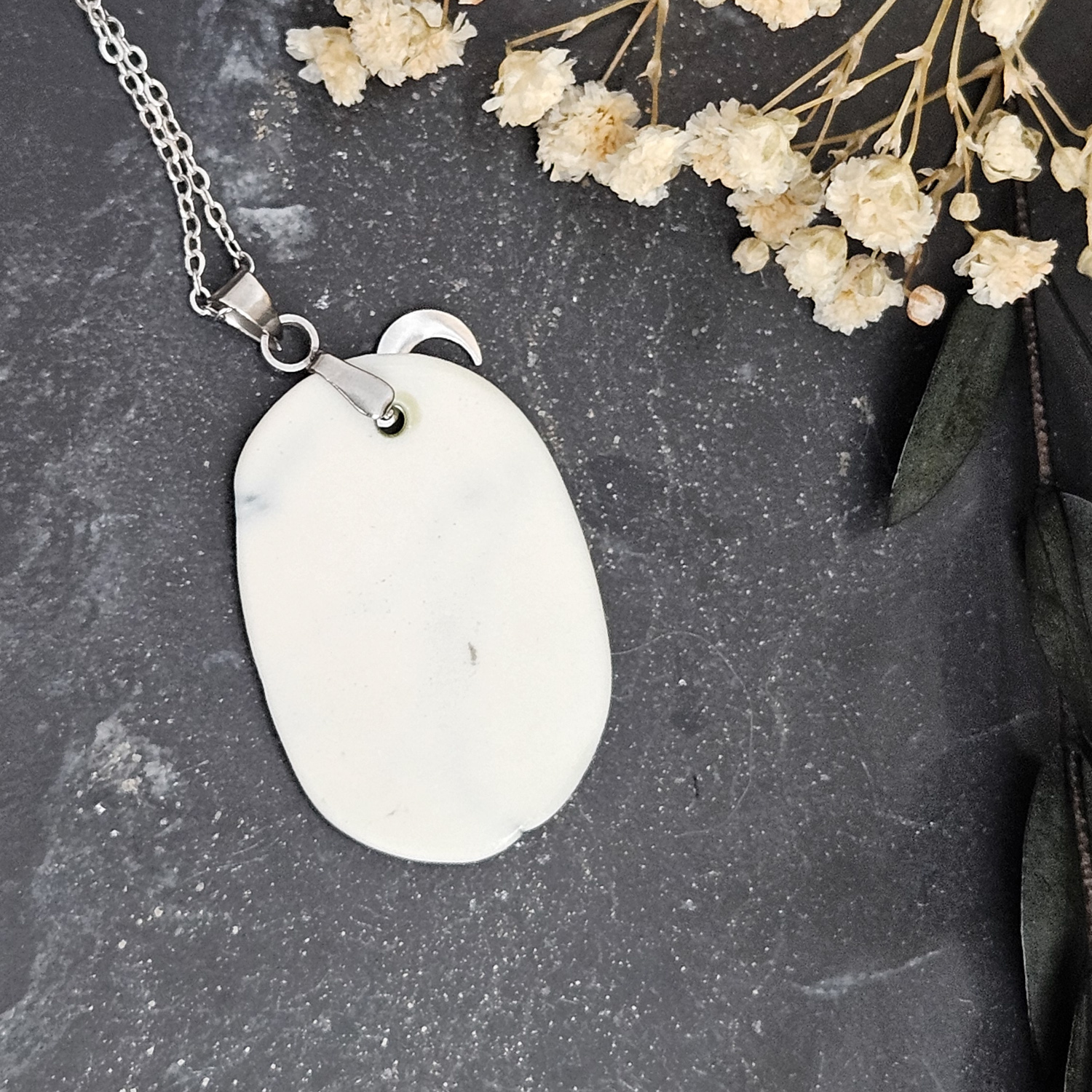Emerald green fine ceramic porcelain designer necklace - embossed plant with silver accents (white gold) and moon pendant - Image 3