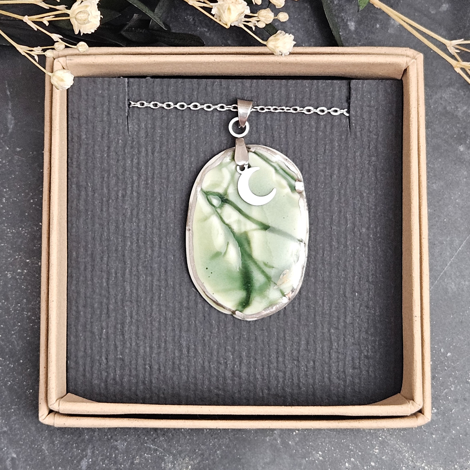 Emerald green fine ceramic porcelain designer necklace - embossed plant with silver accents (white gold) and moon pendant - Image 4