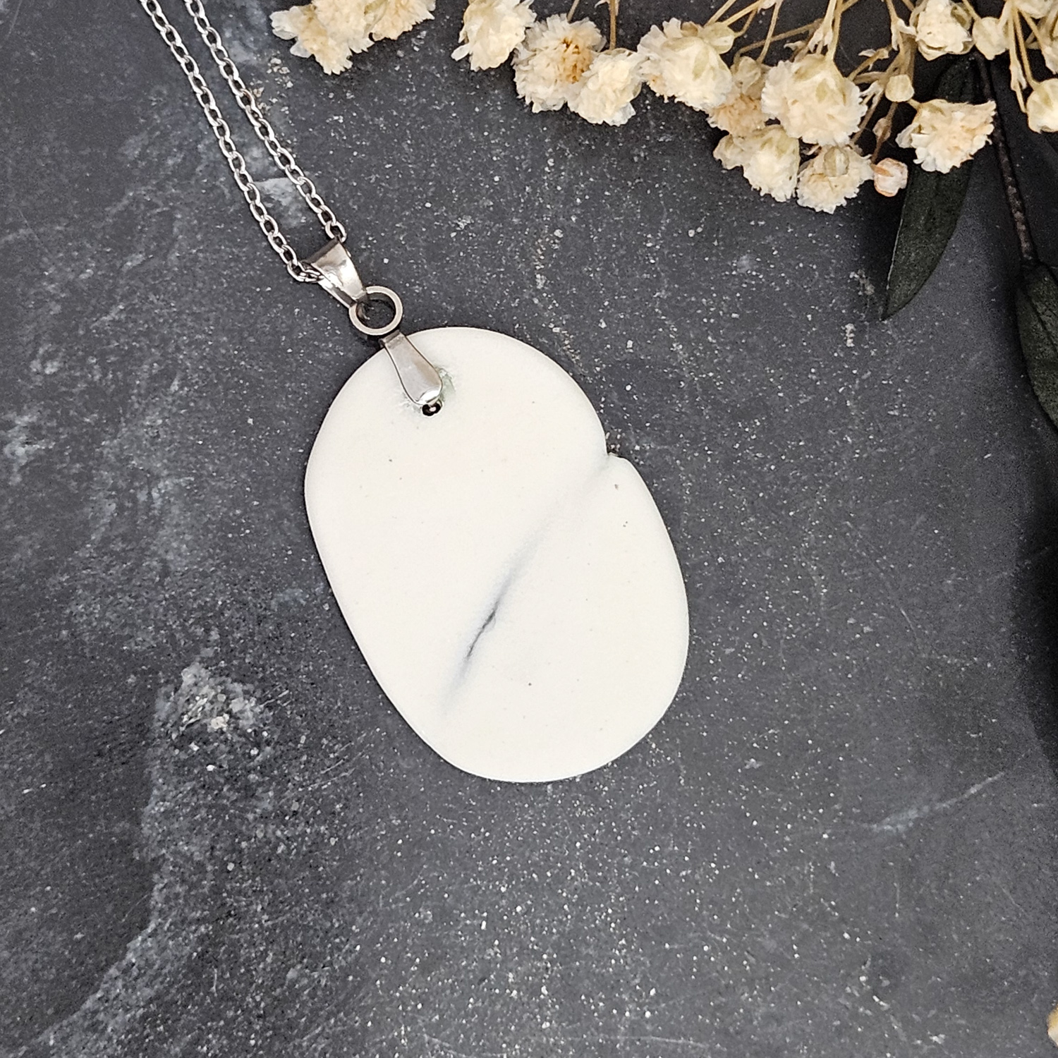 Emerald green fine ceramic porcelain designer necklace - embossed plant with silver accents (white gold) and star pendant - Image 3