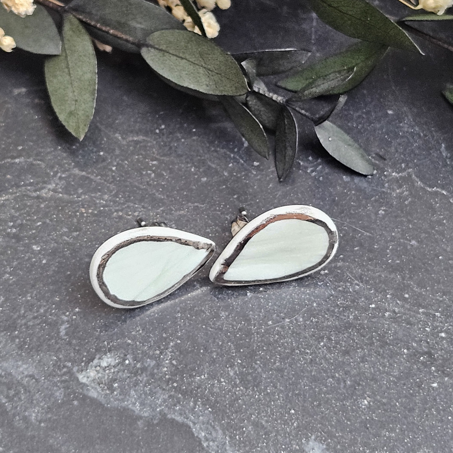 Light blue fine ceramic porcelain hypoallergenic stud designer earrings for sensitive ears with silver accents (white gold) - embossed plant - obrazek 2