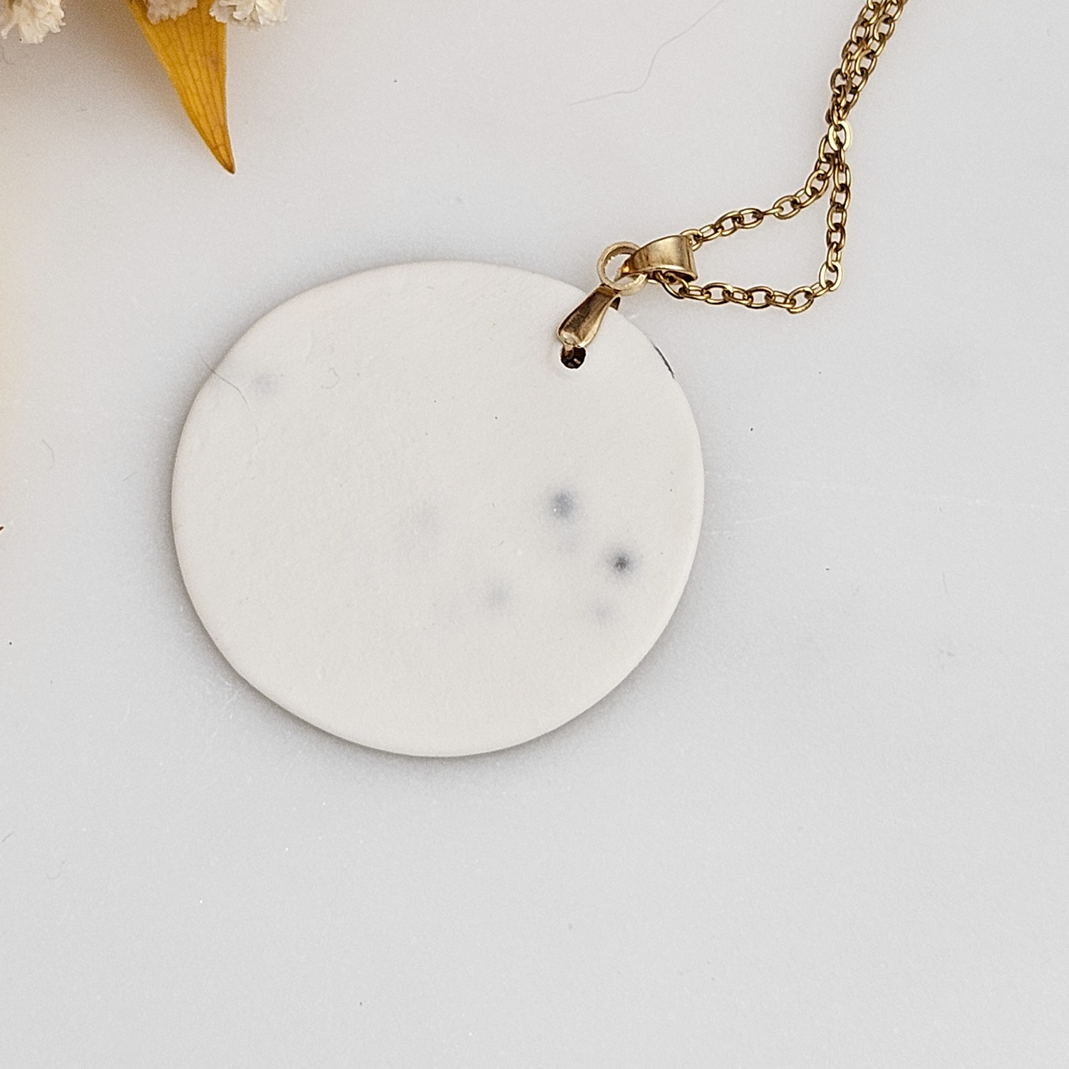 Amber fine ceramic porcelain designer necklace - embossed plant with 22k gold plating and dragonfly pendant - Image 3