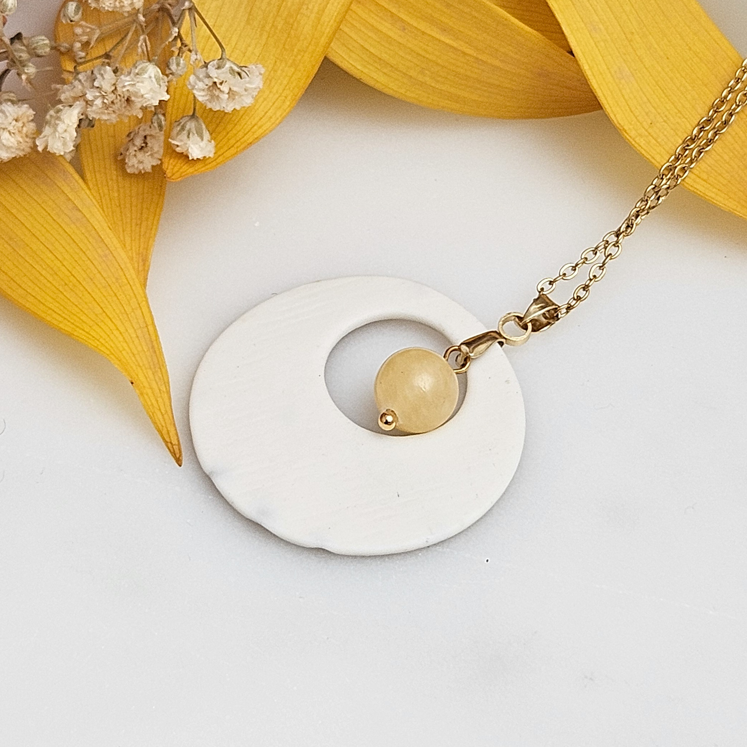 Amber fine ceramic porcelain designer necklace - embossed plant with 22k gold plating and amber nephrite - Image 3