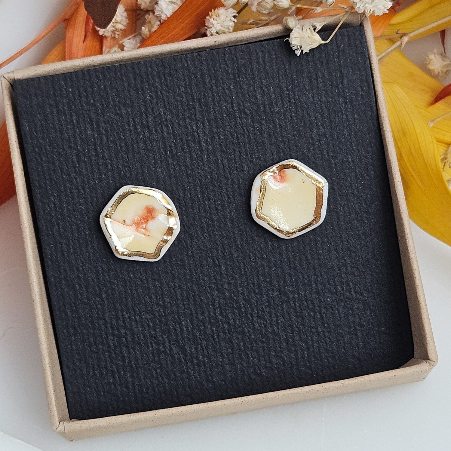 Yellow-red fine ceramic porcelain hypoallergenic stud designer earrings for sensitive ears with 22k gold plating - embossed plant - obrazek 4