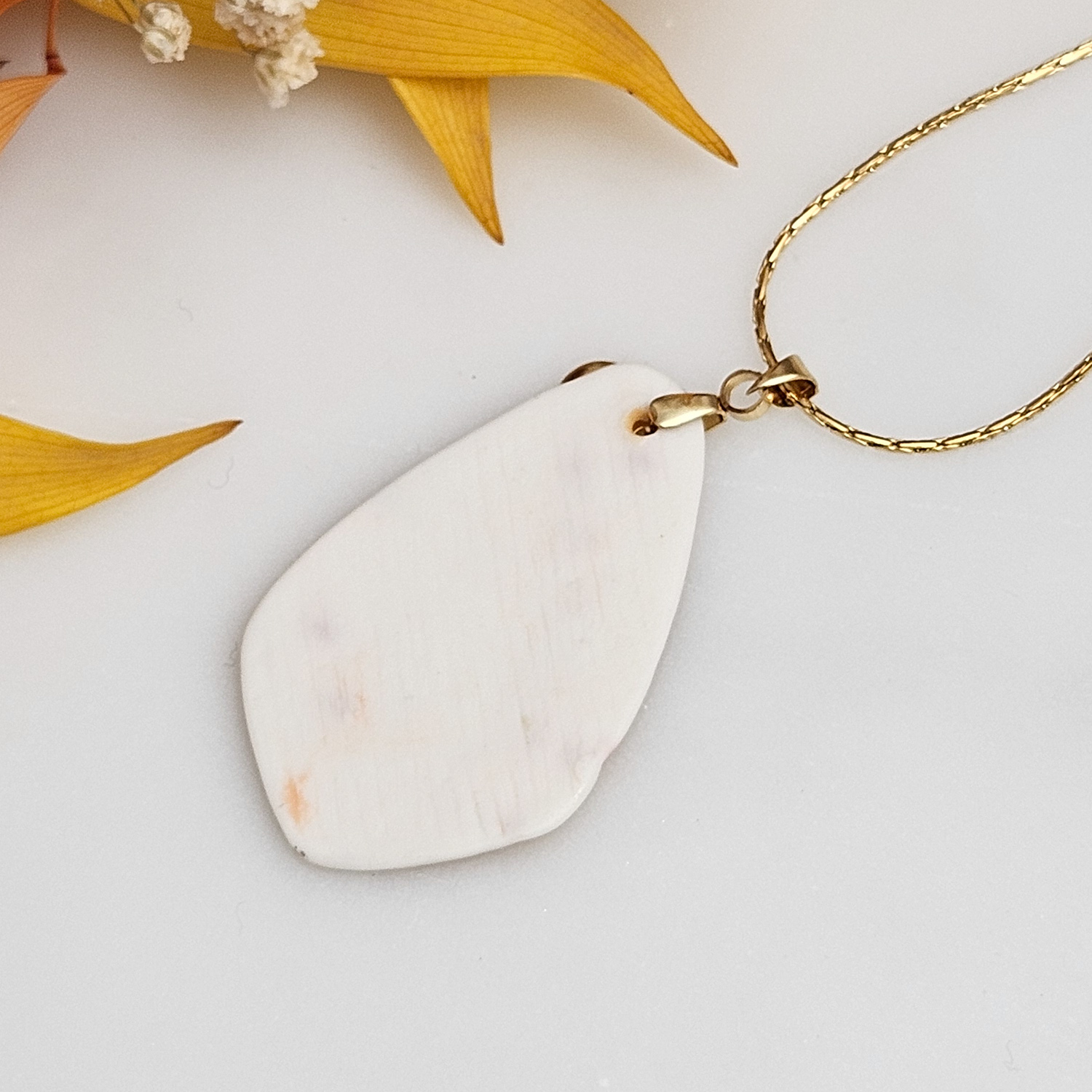 Yellow-red fine ceramic porcelain designer necklace - embossed plant with 22k gold plating and round pendant - Image 3