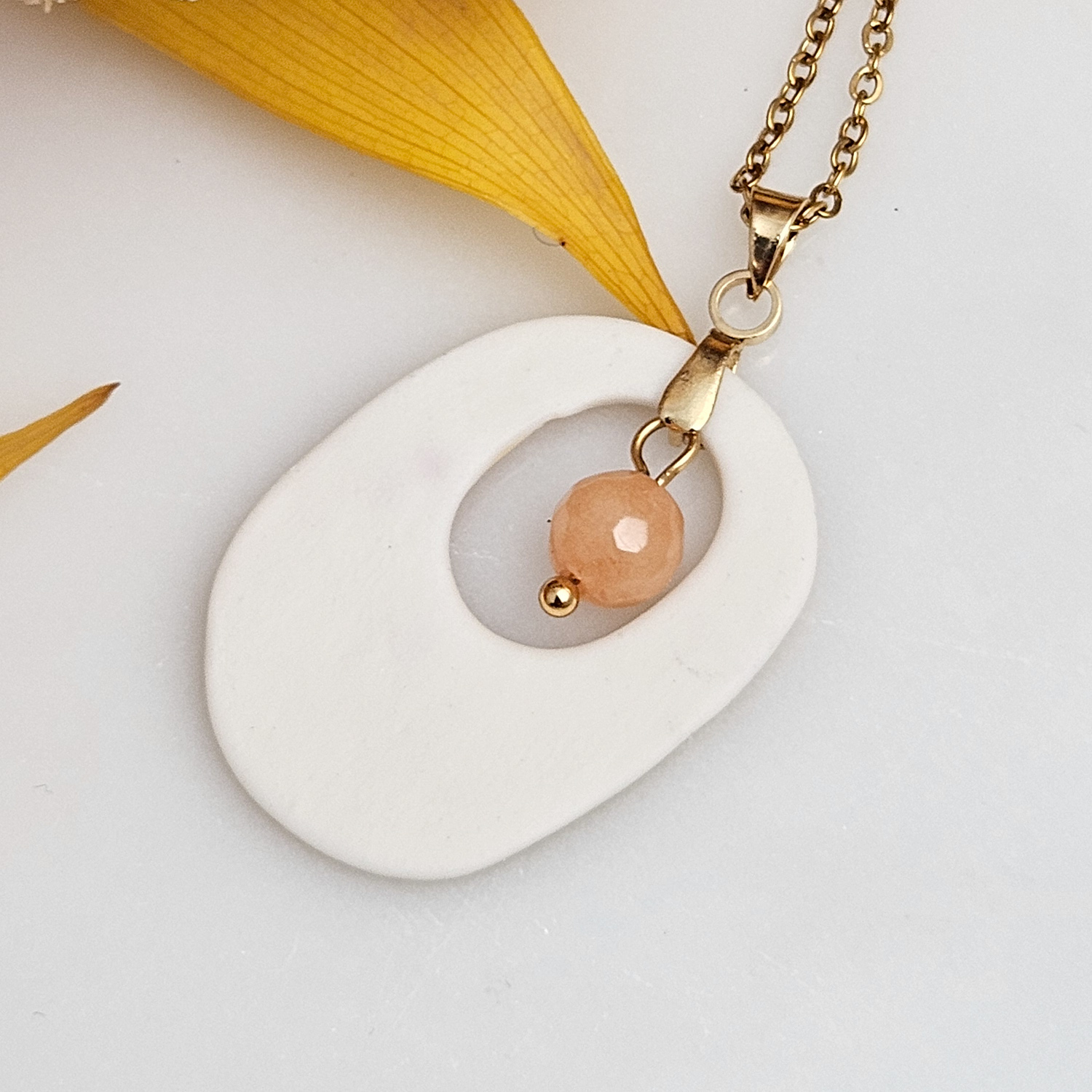 Yellow-red fine ceramic porcelain designer necklace - embossed plant with 22k gold plating and jadeite - obrazek 3