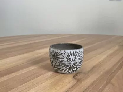 Salt&Pepper tumbler with carved stars - obrazek 22