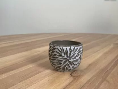 Salt&Pepper tumbler with carved stars - obrazek 10