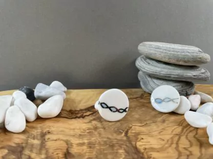 Round clips with white gold and blue helix - Image 2