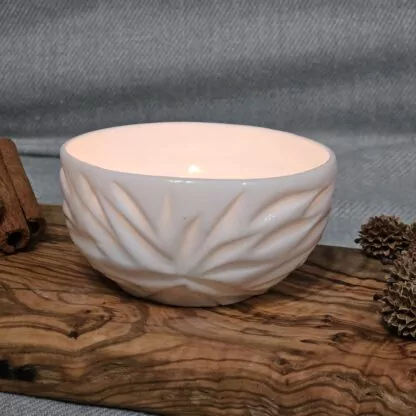 Porcelain luminary with carvings - obrazek 2