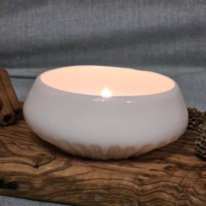 Porcelain luminary with carvings - Image 2