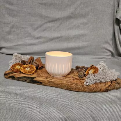 Porcelain luminary with carvings - Image 5