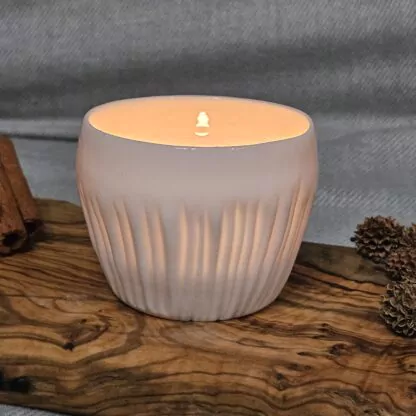 Porcelain luminary with carvings - obrazek 2